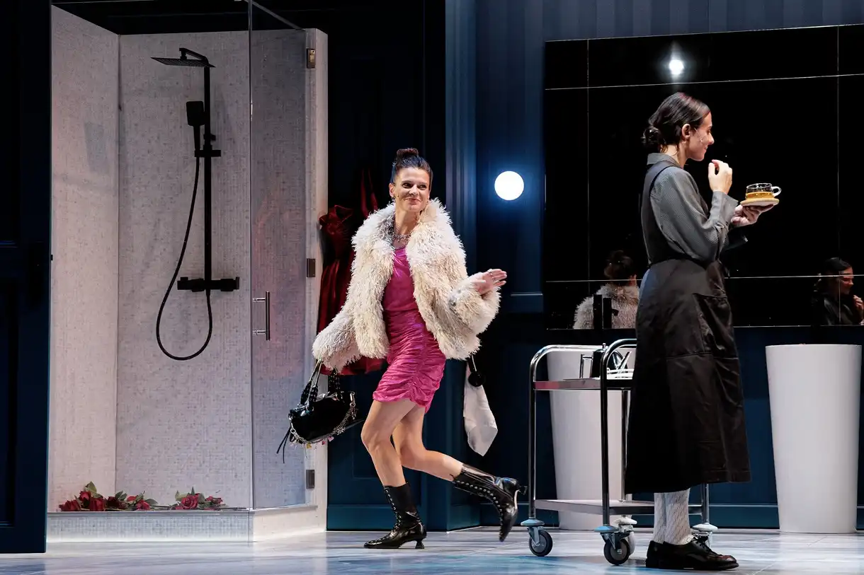 Théâtre Paris : Les Bonnes de Jean Genet, Comédie-Française
