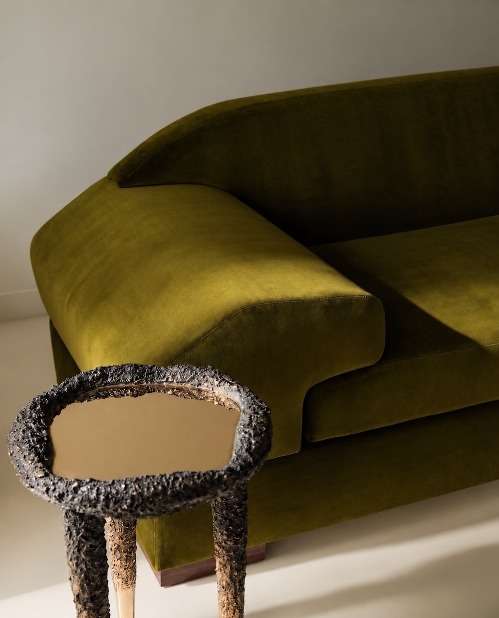 Fault sofa, alternate view 8 - Carlyle Collective
