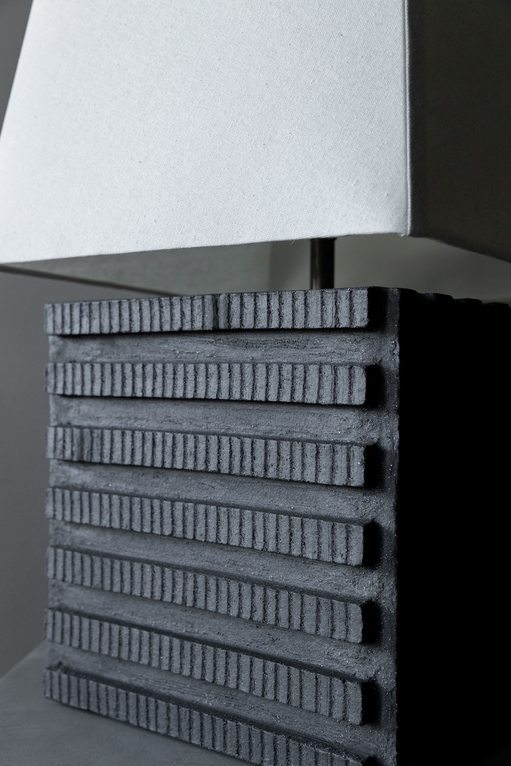 Akune Ceramic I table lamp, alternate view 5 - Carlyle Collective