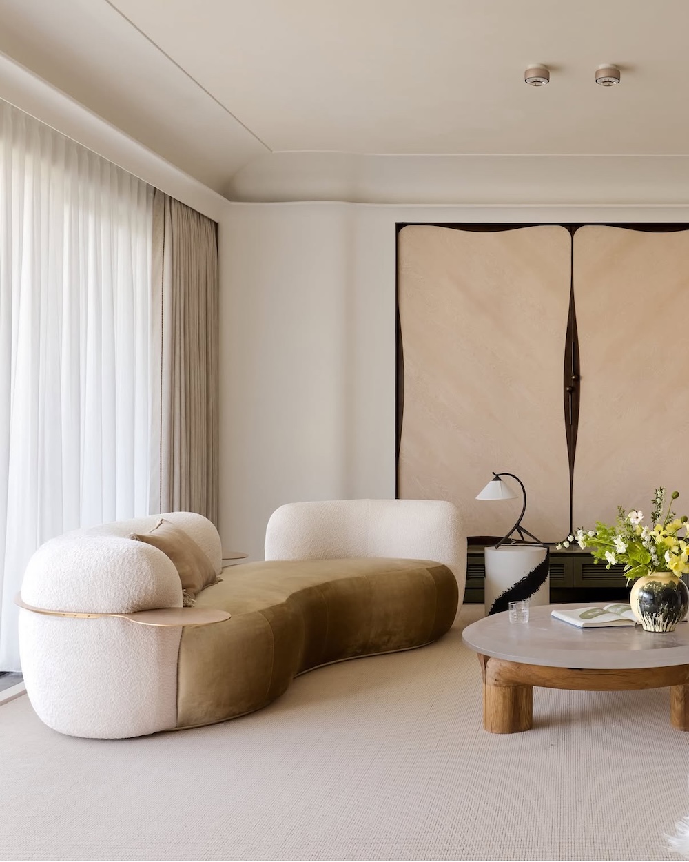 Tateyama sofa, alternate view 7 - Carlyle Collective