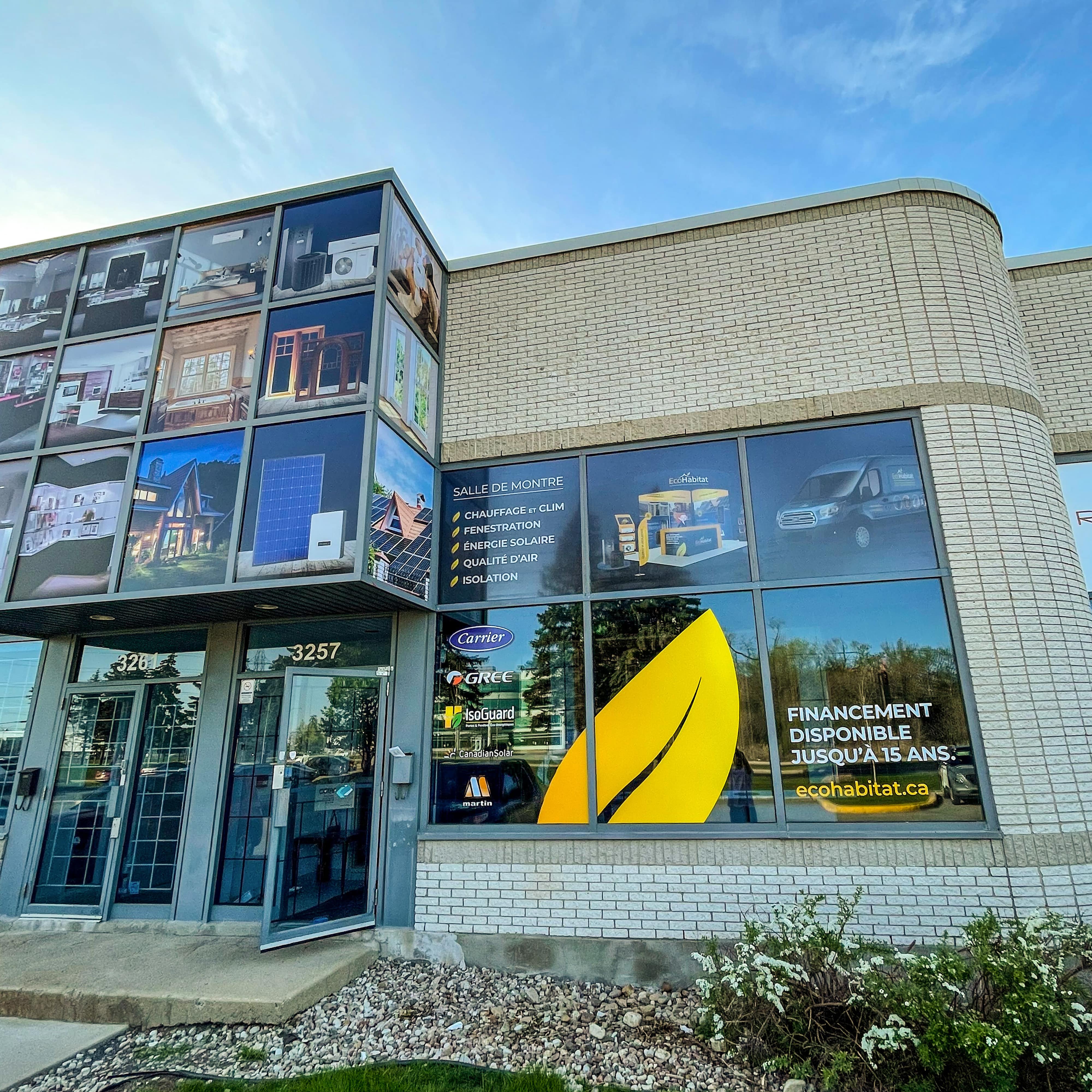design et installation de vinyle de vitrine pour ÉcoHabitat solutions énergétiques durables à Montréal