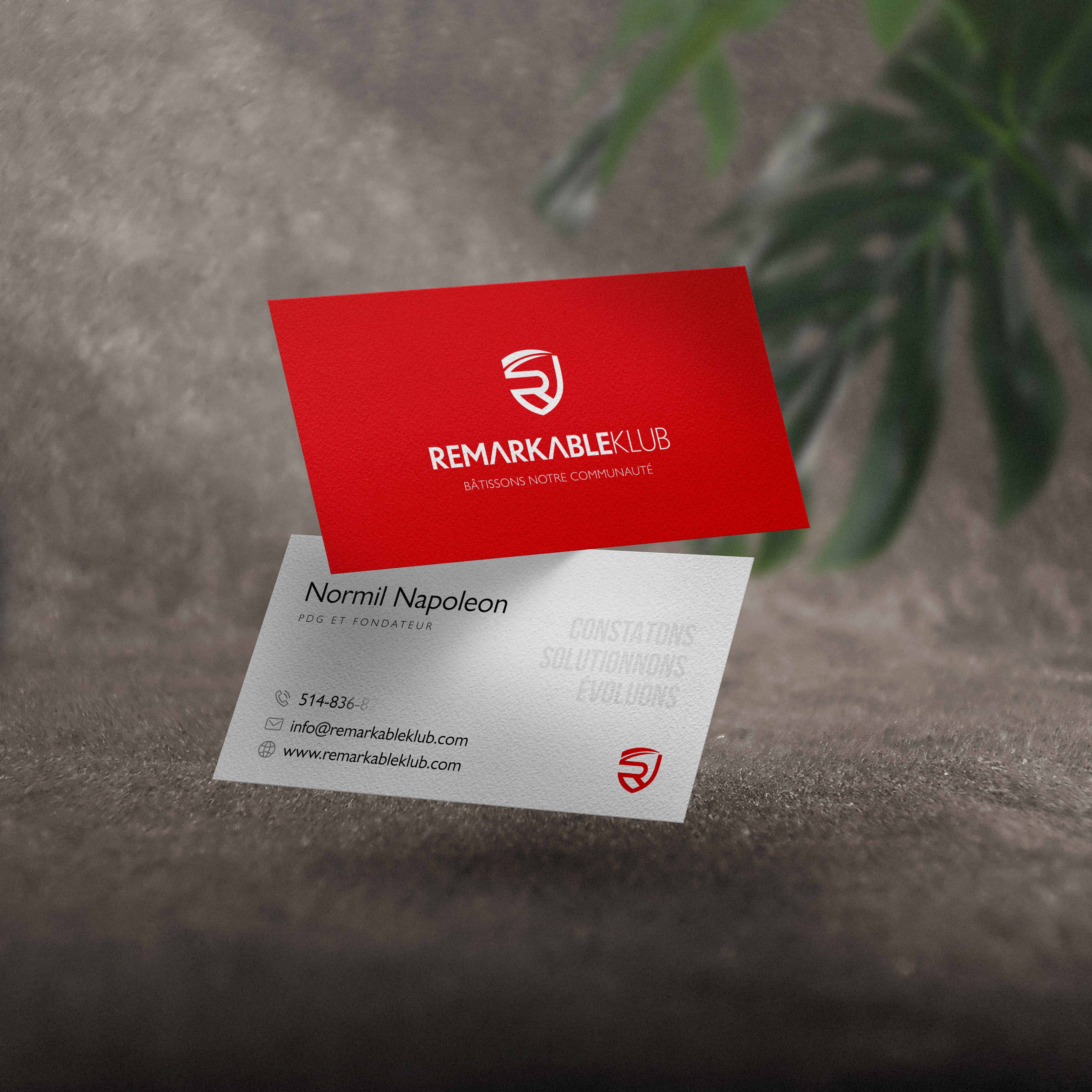 design de carte d’affaires pour Remarkable Klub à Montréal, branding et graphisme