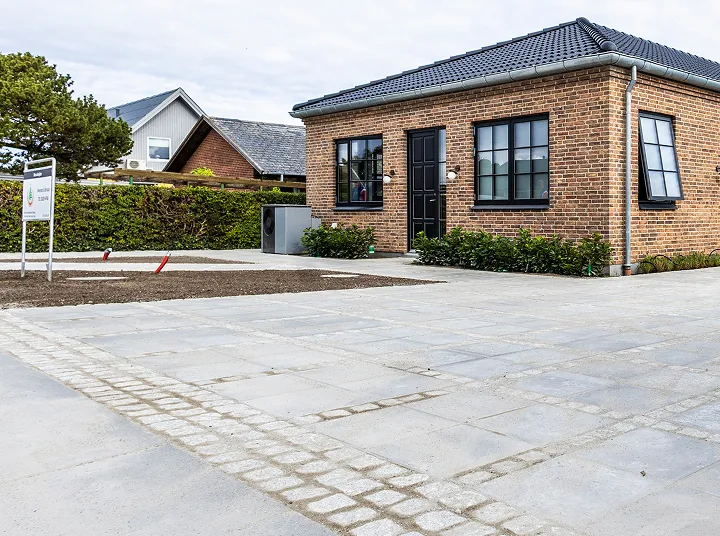 brolægning af Indkørsel