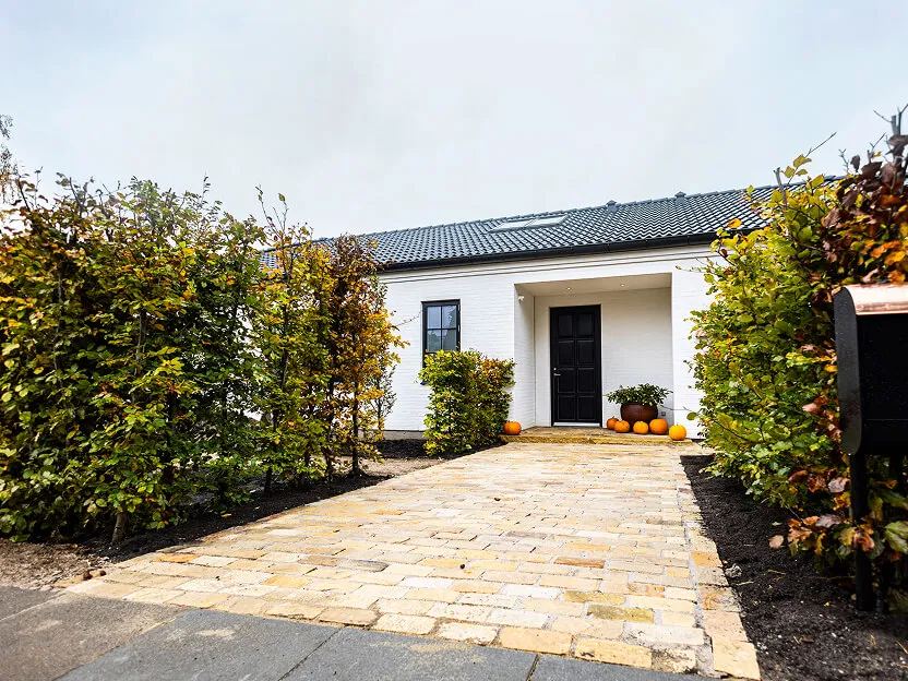 Gangsti med natursten