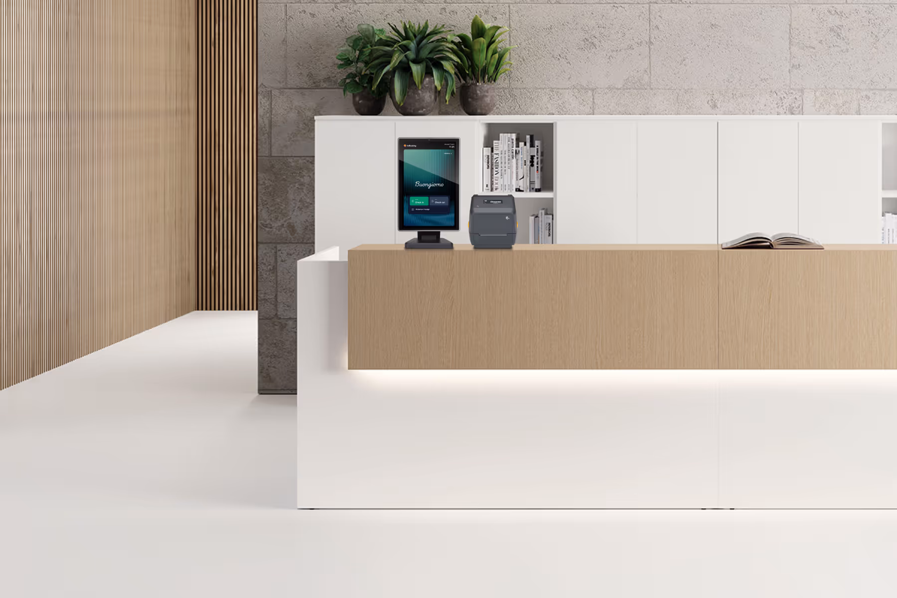 Tavolo della reception con tablet e stampante per il self check-in