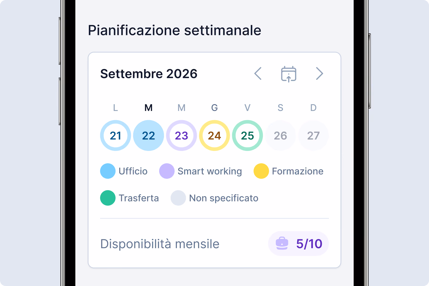 Calendario digitale per la pianificazione settimanale di settembre 2026, con i giorni dal 21 al 27 evidenziati e codificati per colore: 21 e 22 in azzurro (Ufficio), 23 in viola (Smart working), 24 in giallo (Formazione), 25 in verde (Trasferta), 26 e 27 in grigio chiaro (Non specificato). In basso è indicata la disponibilità mensile con un valore di 5 su 10 rappresentato da un'icona di valigetta viola.