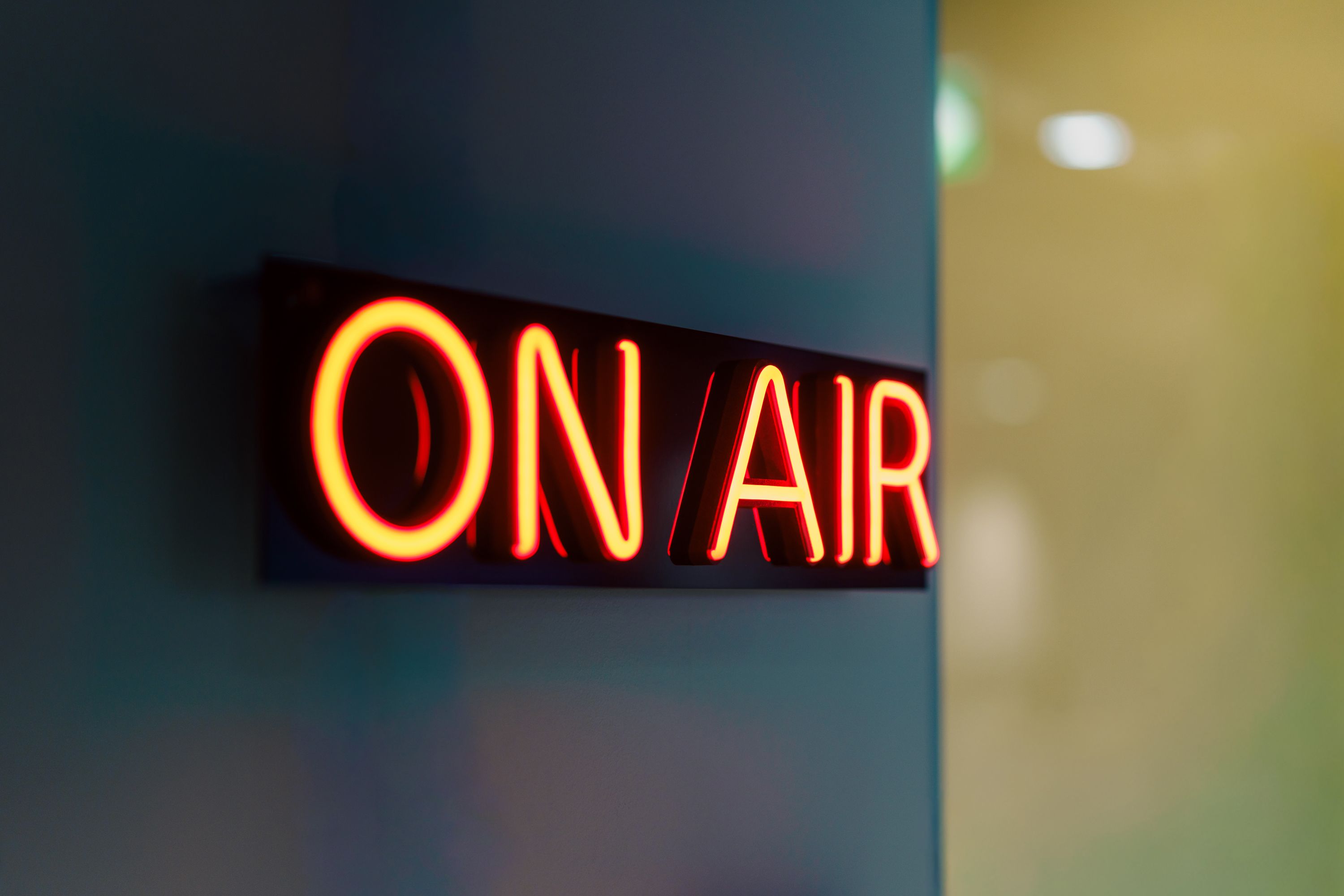 Studio podcast Paris : comment choisir le bon studio pour un podcast d’entreprise ?