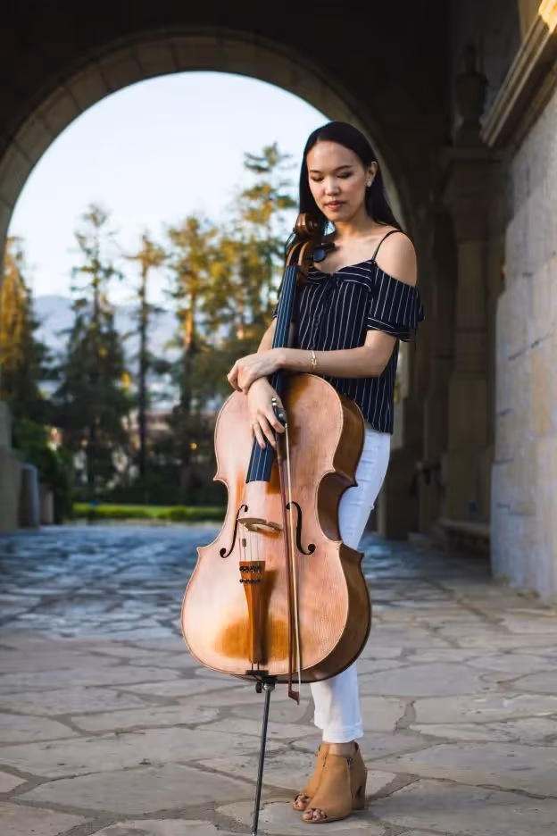 Cellist Finds Modeling Pulls at Heartstrings