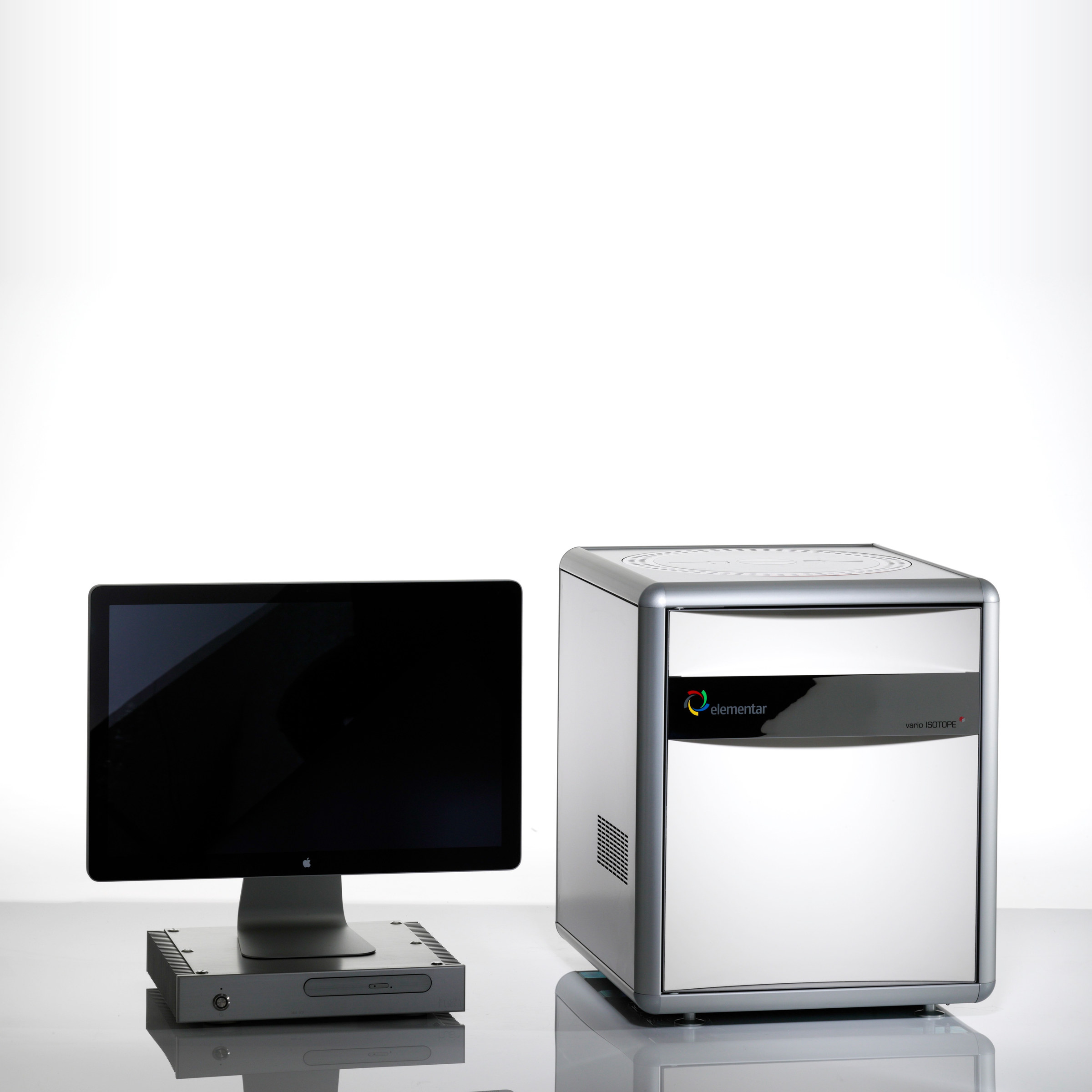 Elementar vario ISOTOPE cube cihazı ve kontrol ekranı