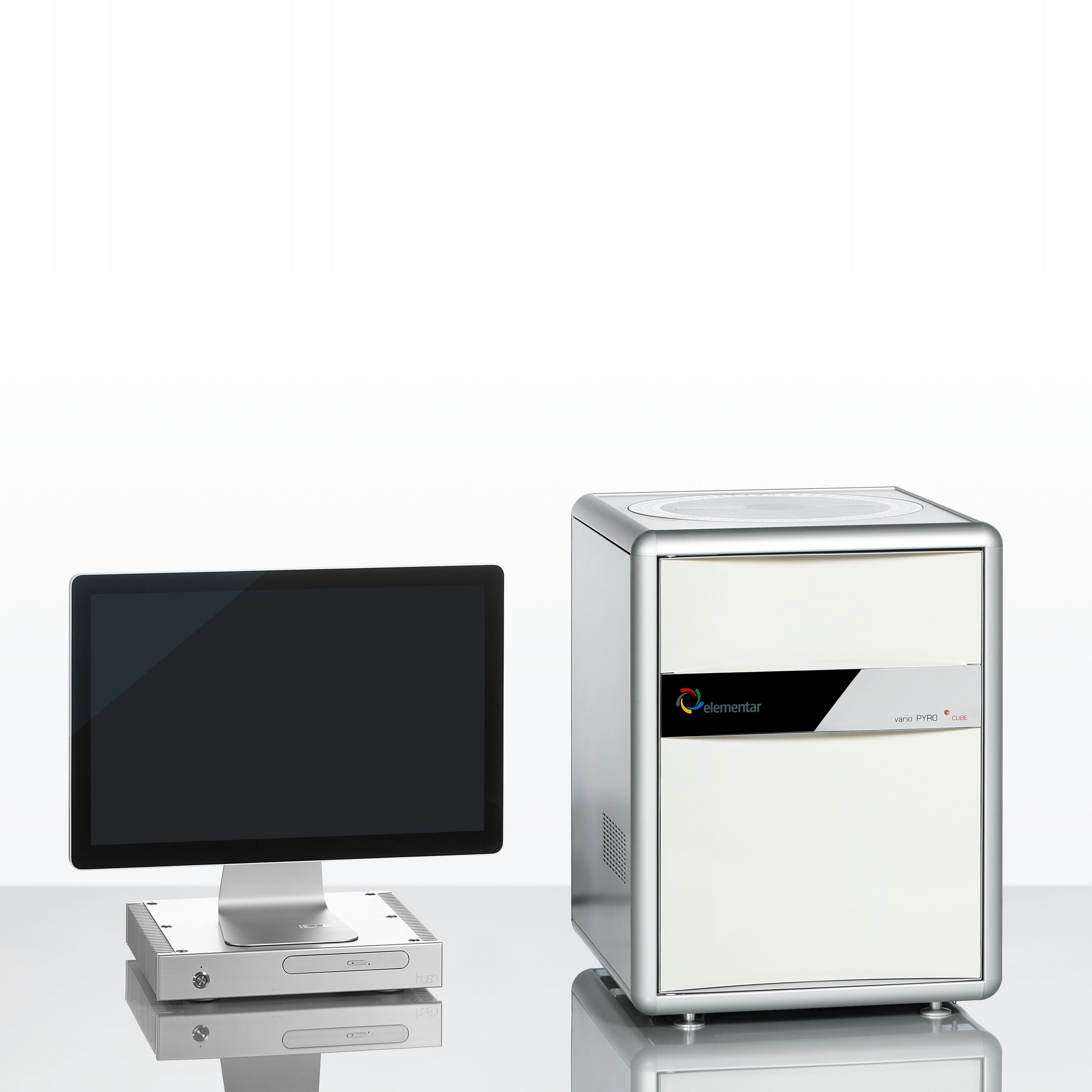 Elementar vario PYRO cube cihazı ve kontrol ekranı