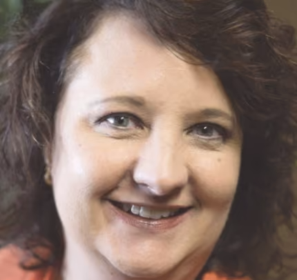 Debbie Martin headshot