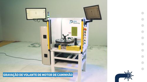 imagem de máquina de gravação a laser customizada gravação de volantes de motor