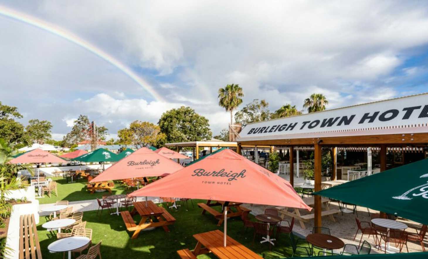Burleigh Town Hotel