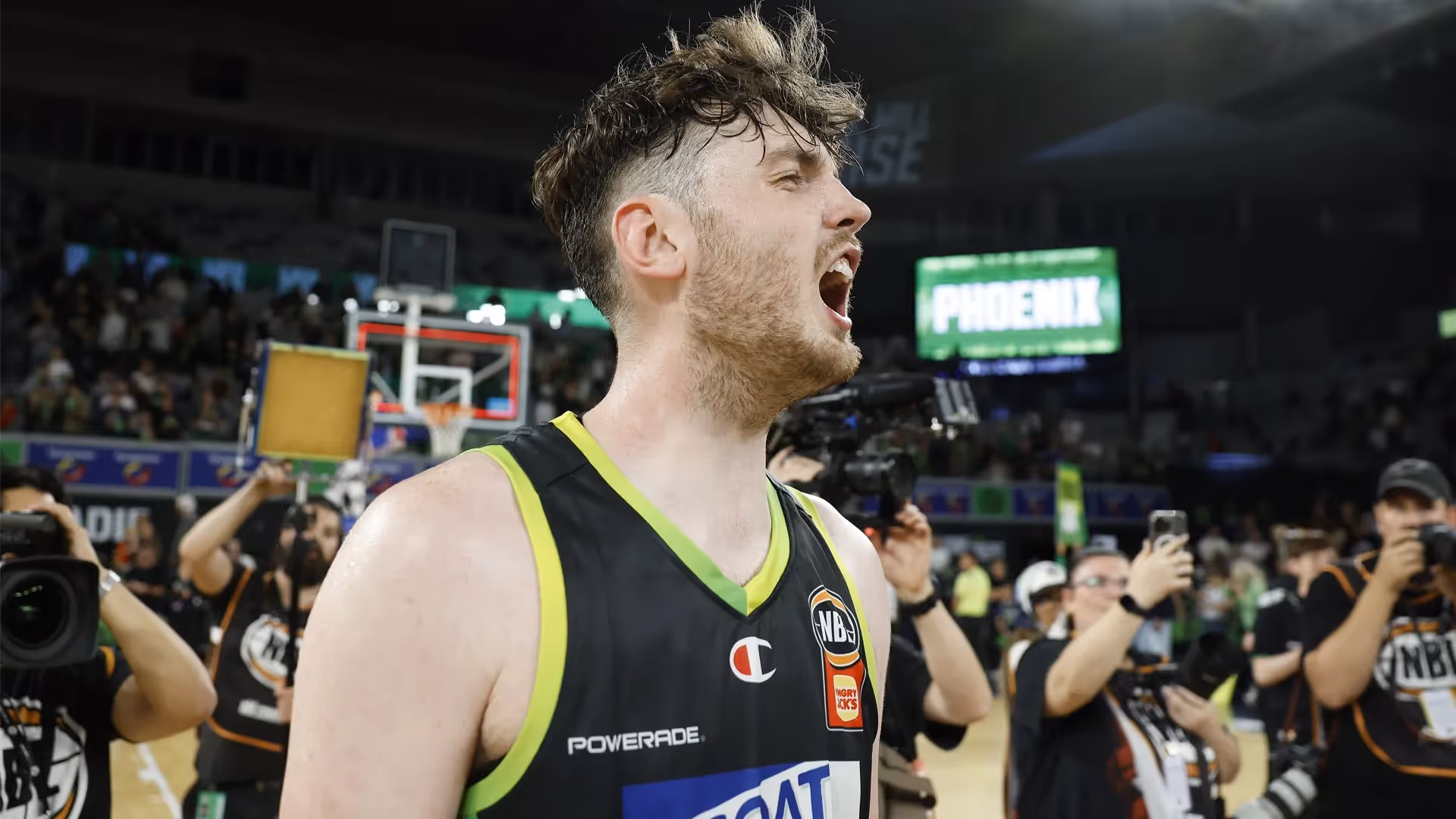 Phoenix soar back to overrun 36ers