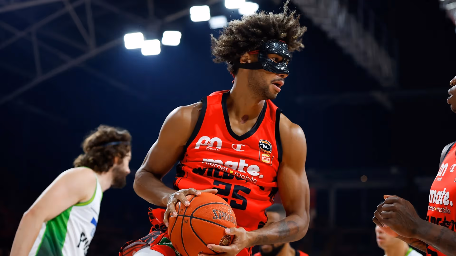 Wildcats out blitz Phoenix to open Finals