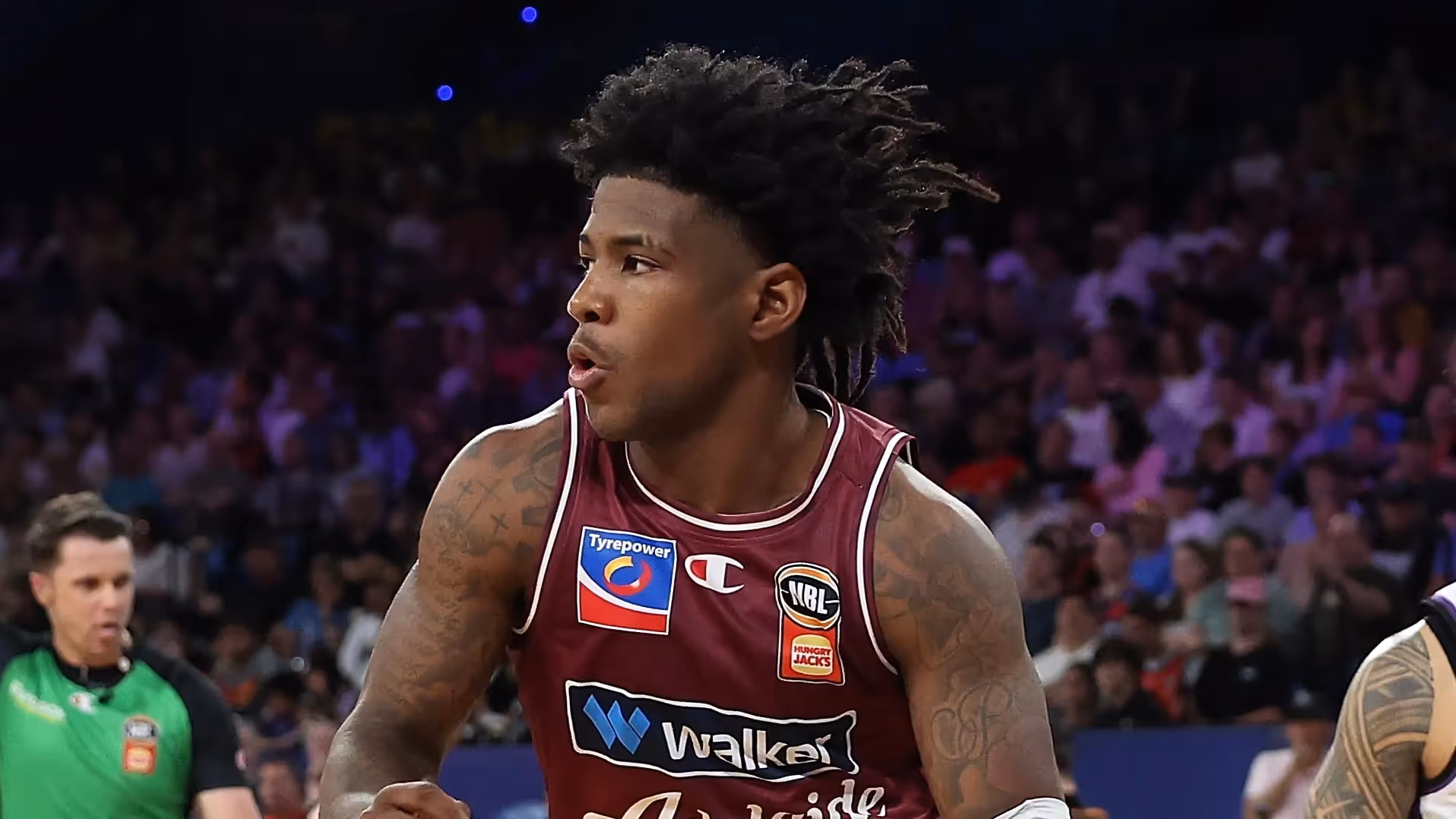 Report: Davis, Wells clash