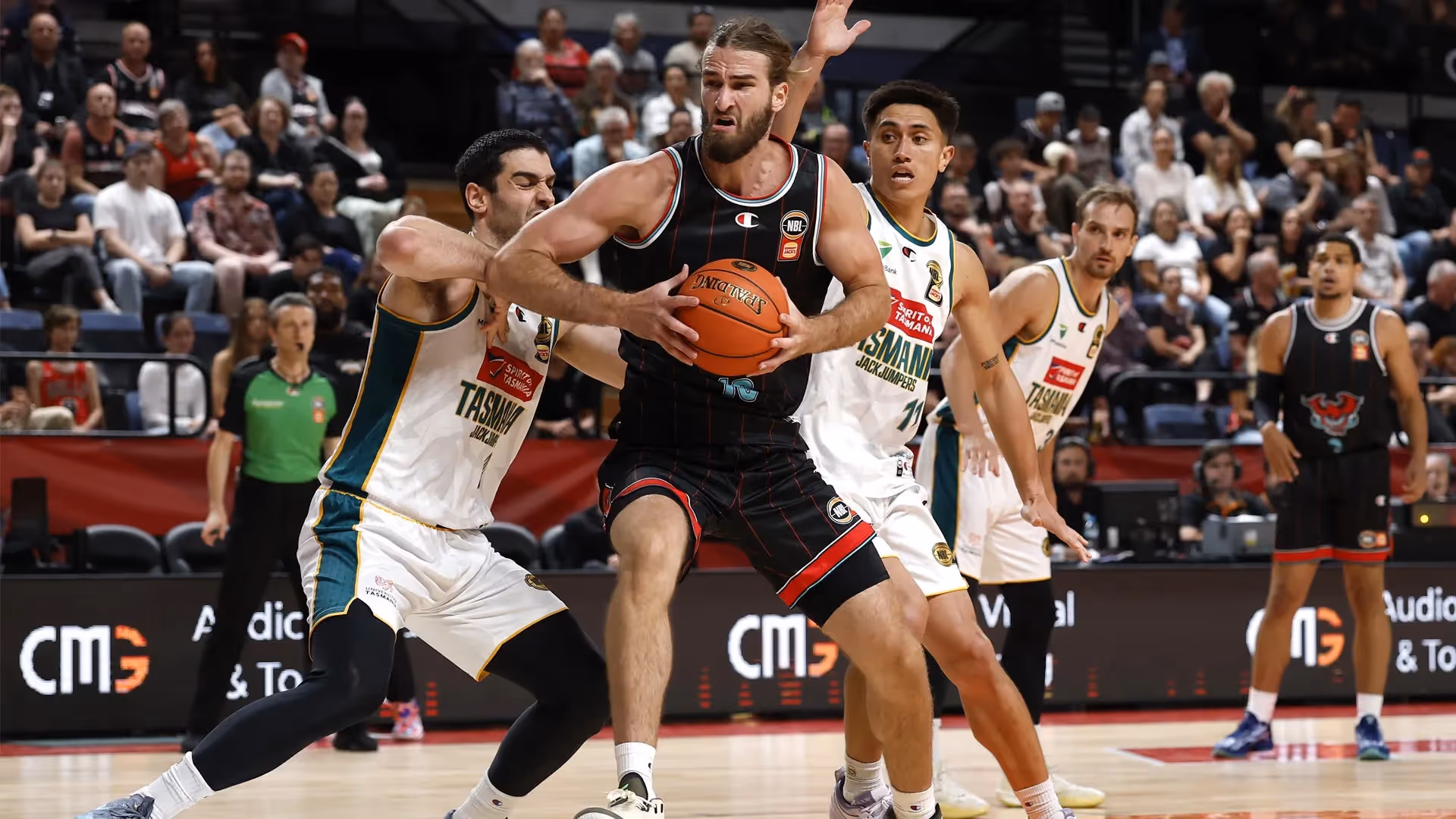 Hawks hit back at home over JackJumpers