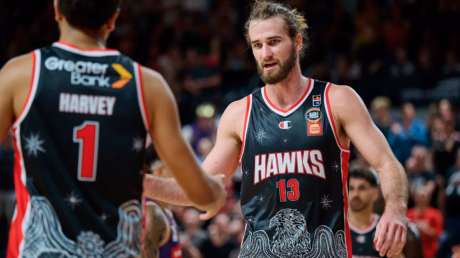 Hawks outwork Kings in the 'Gong