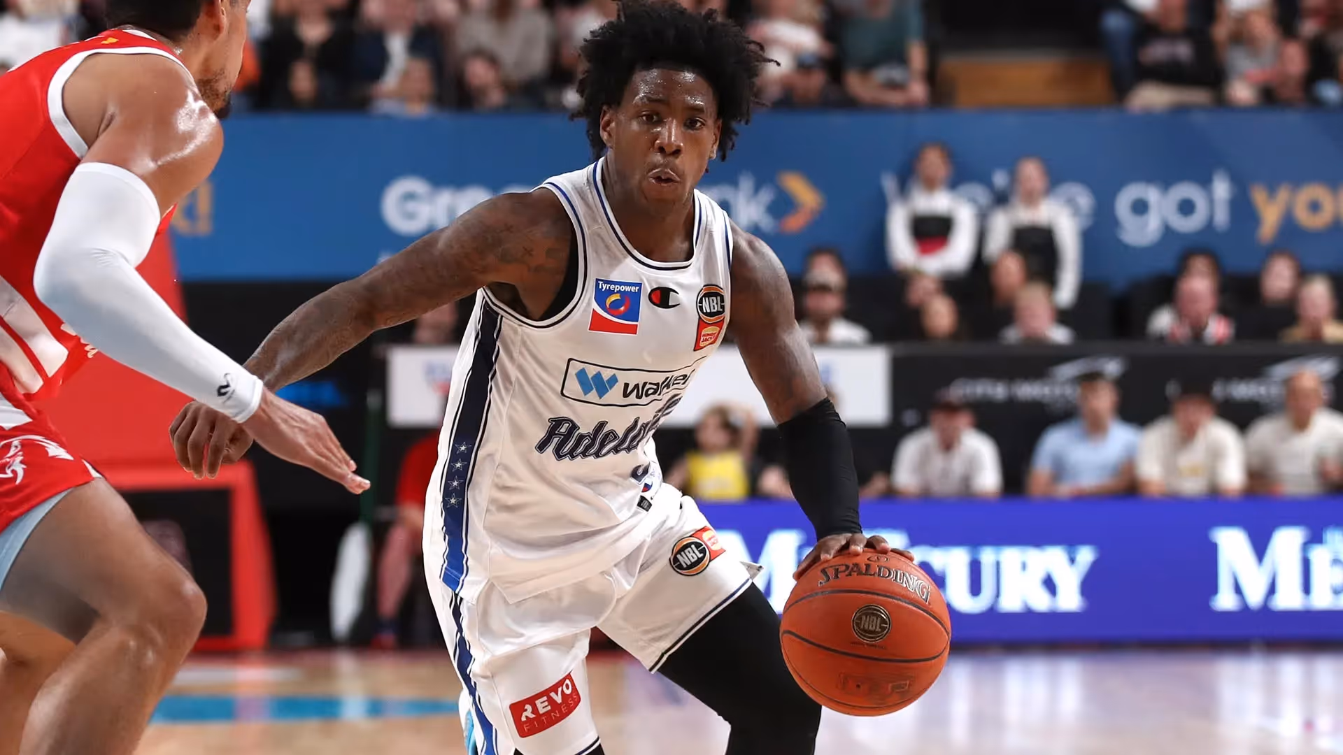 Davis stars as Sixers pluck Hawks