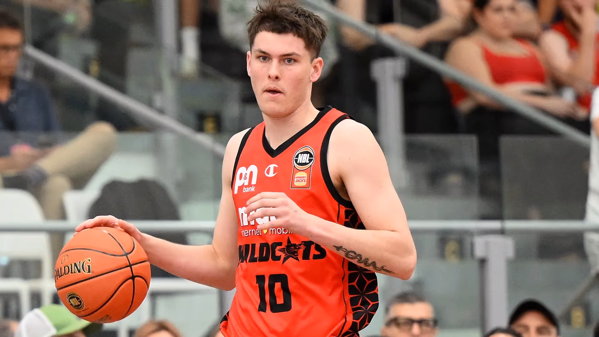 Henshall grabs chance as 'Cats beat Hawks