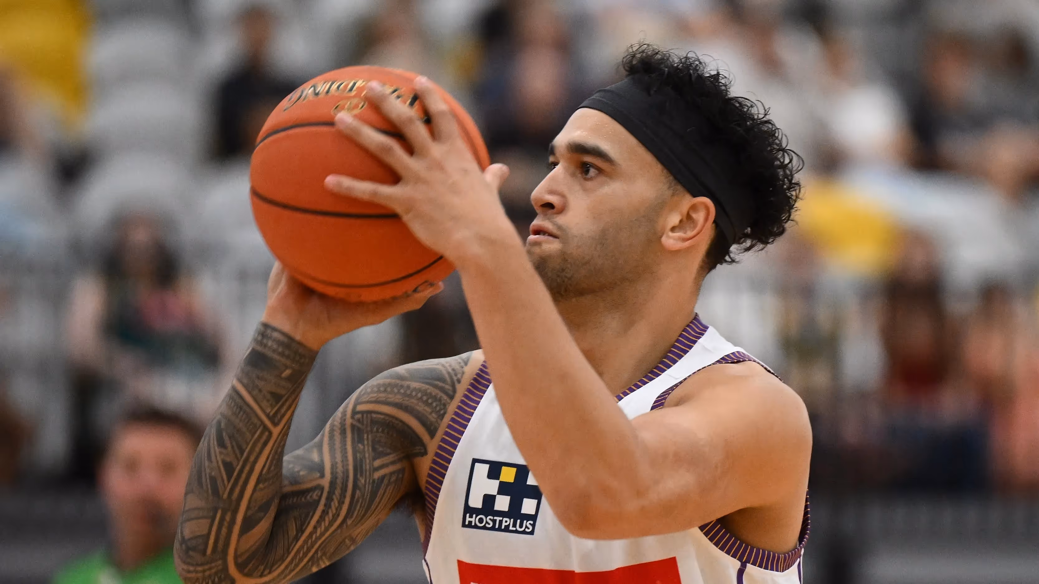 Seven Izzy triples as Kings beat Snakes