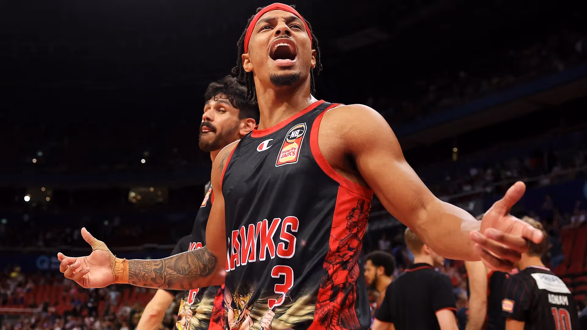Hawks leave Kings' Finals hopes hanging by a thread