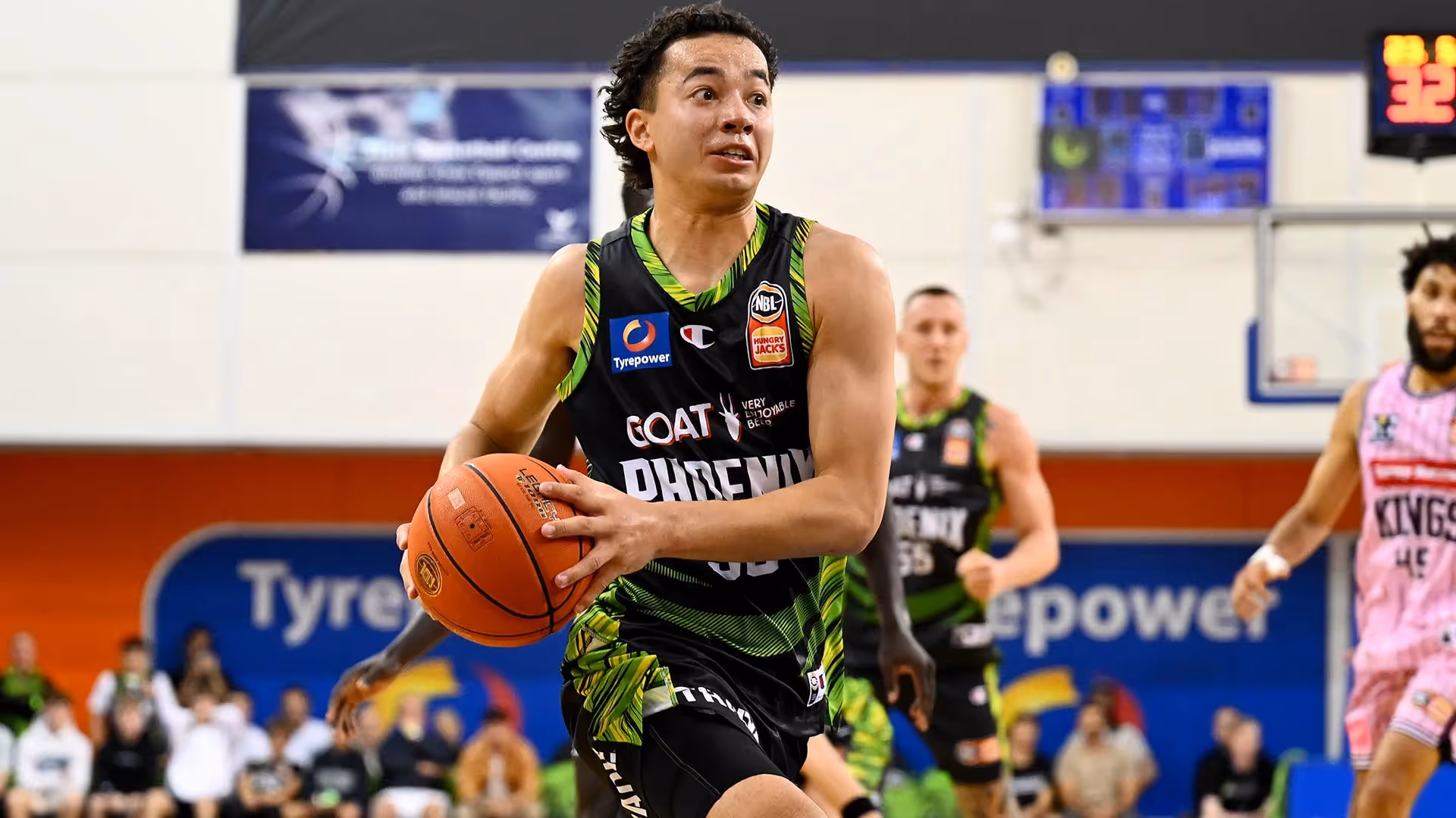 "Proud" Phoenix celebrate gutsy win