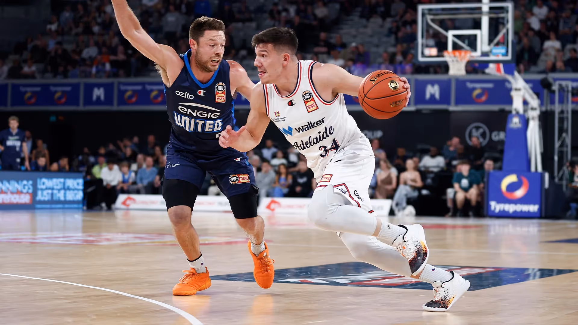 Melbourne United withstand plucky 36ers 