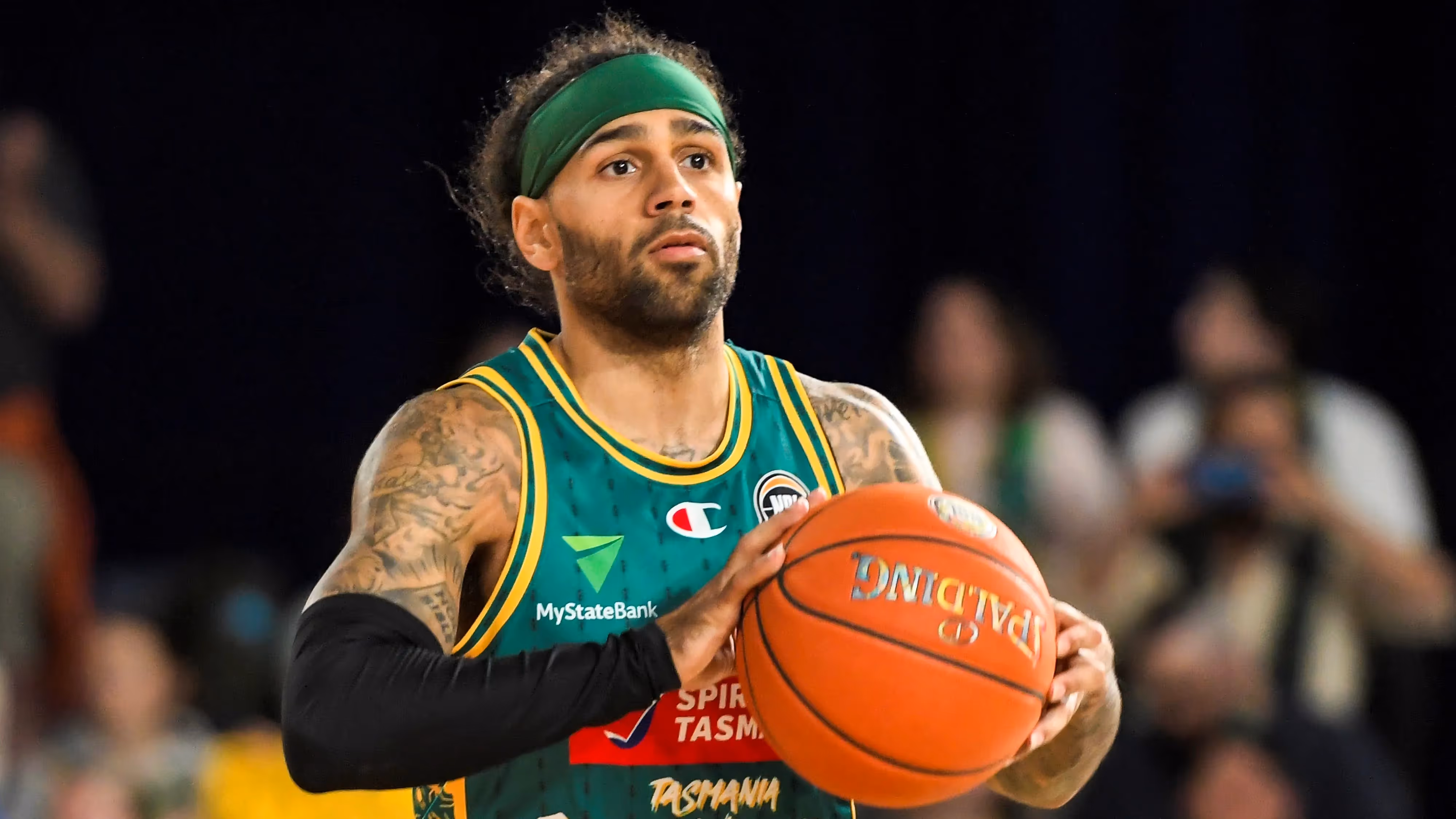JackJumpers edge out Bullets in frenetic finish