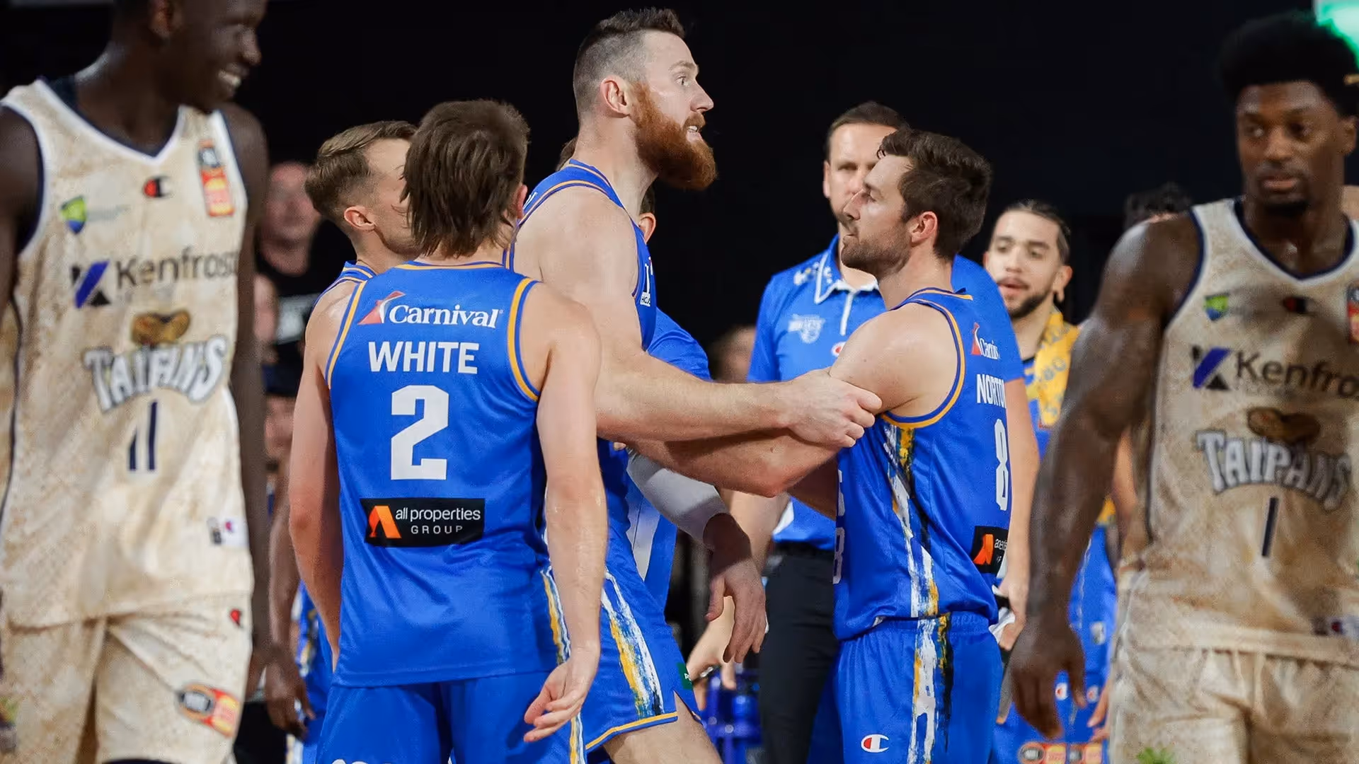 Aron Baynes, Mayen ejected as Taipans beat Bullets