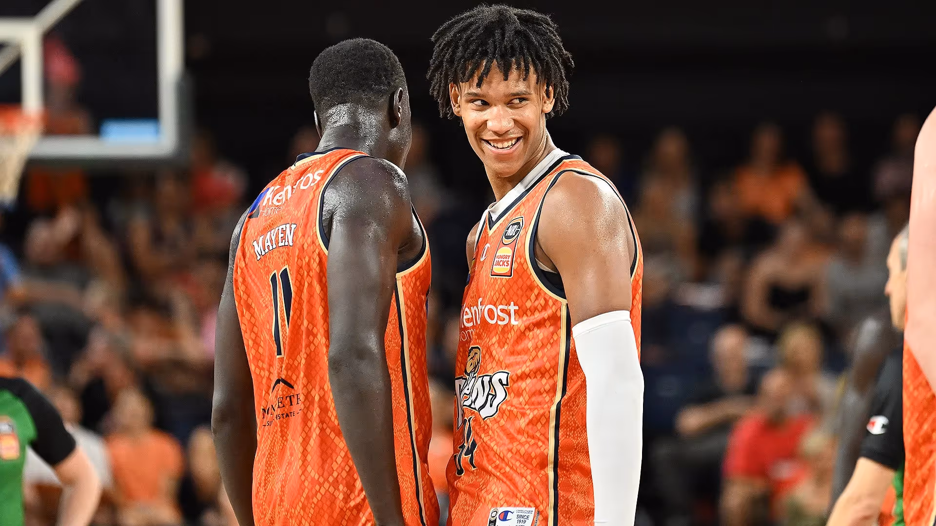 Taipans beat Phoenix after Cook suffers eye injury