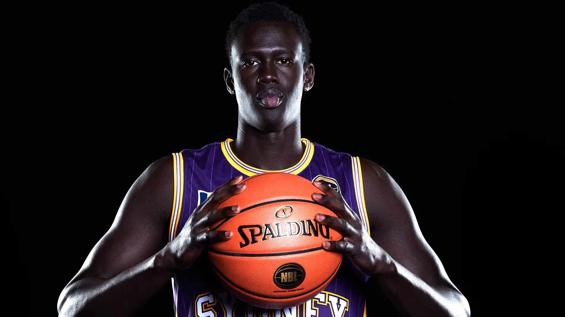 Former King inks NBA deal