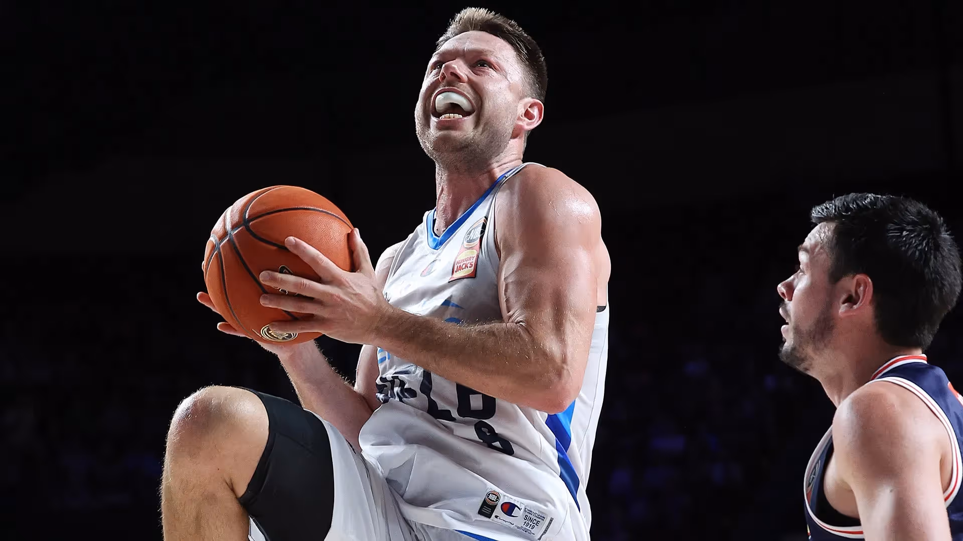 Delly, Goulding fire as United's late run sinks 36ers