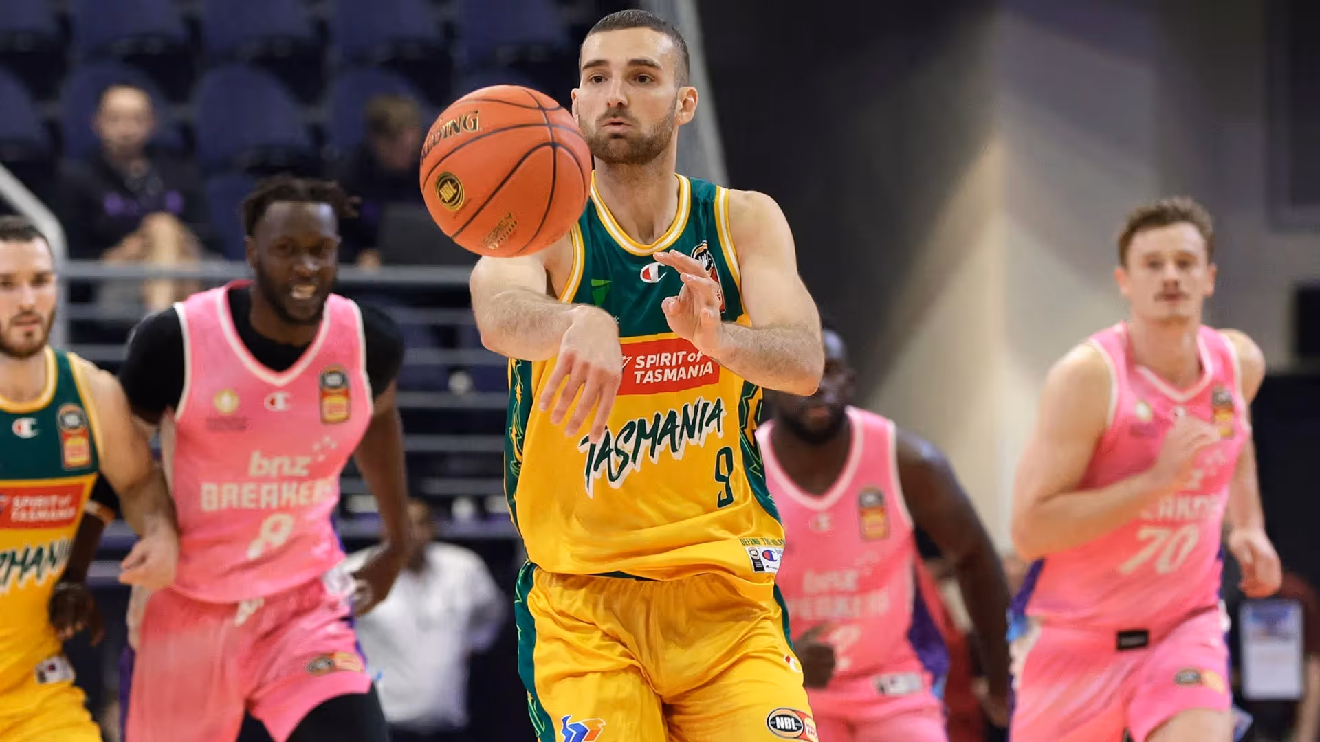 McVeigh shoots JackJumpers over Breakers