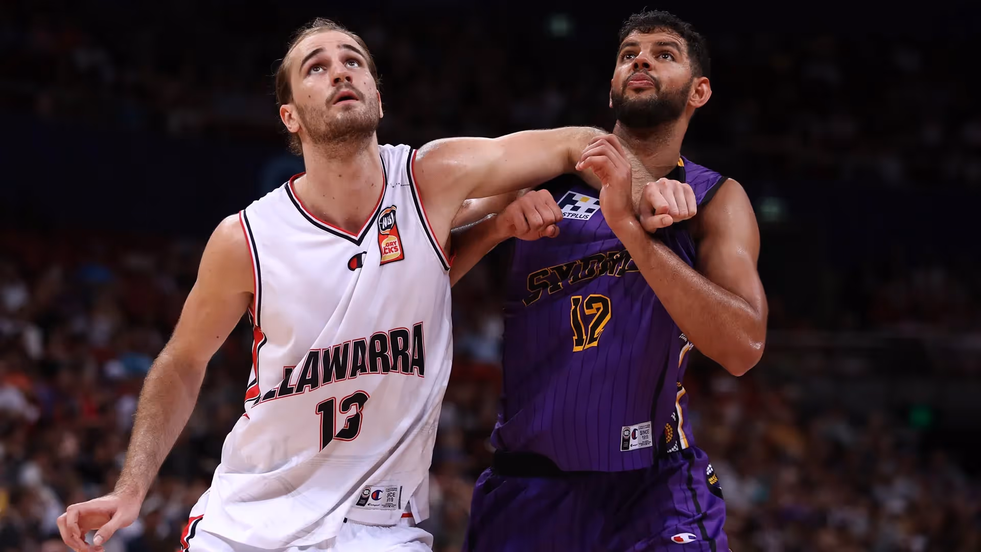 Kings Survive Hawks Scare for Sixth Straight Win