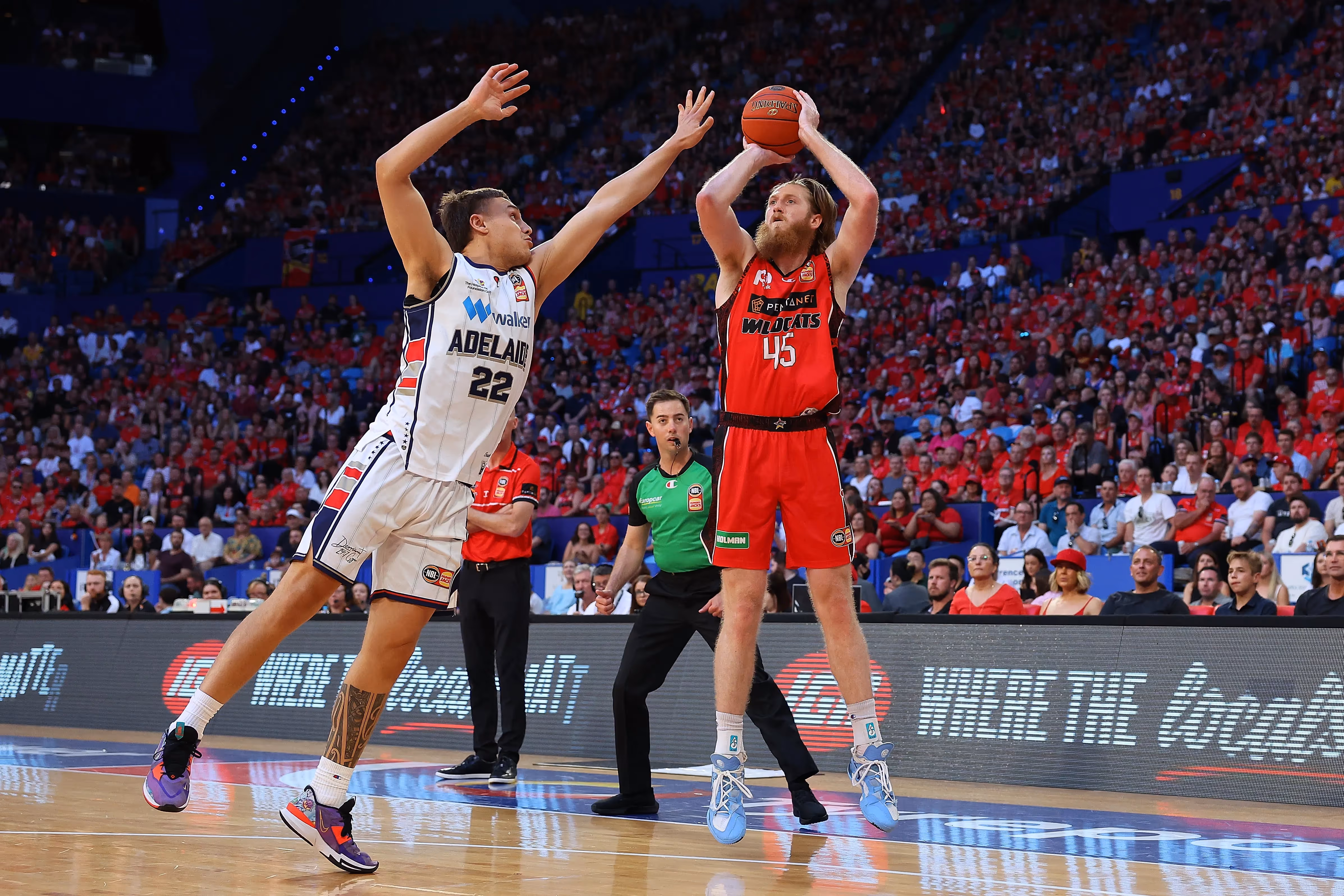 Wildcats Light Up 36ers with Perth Roof Open