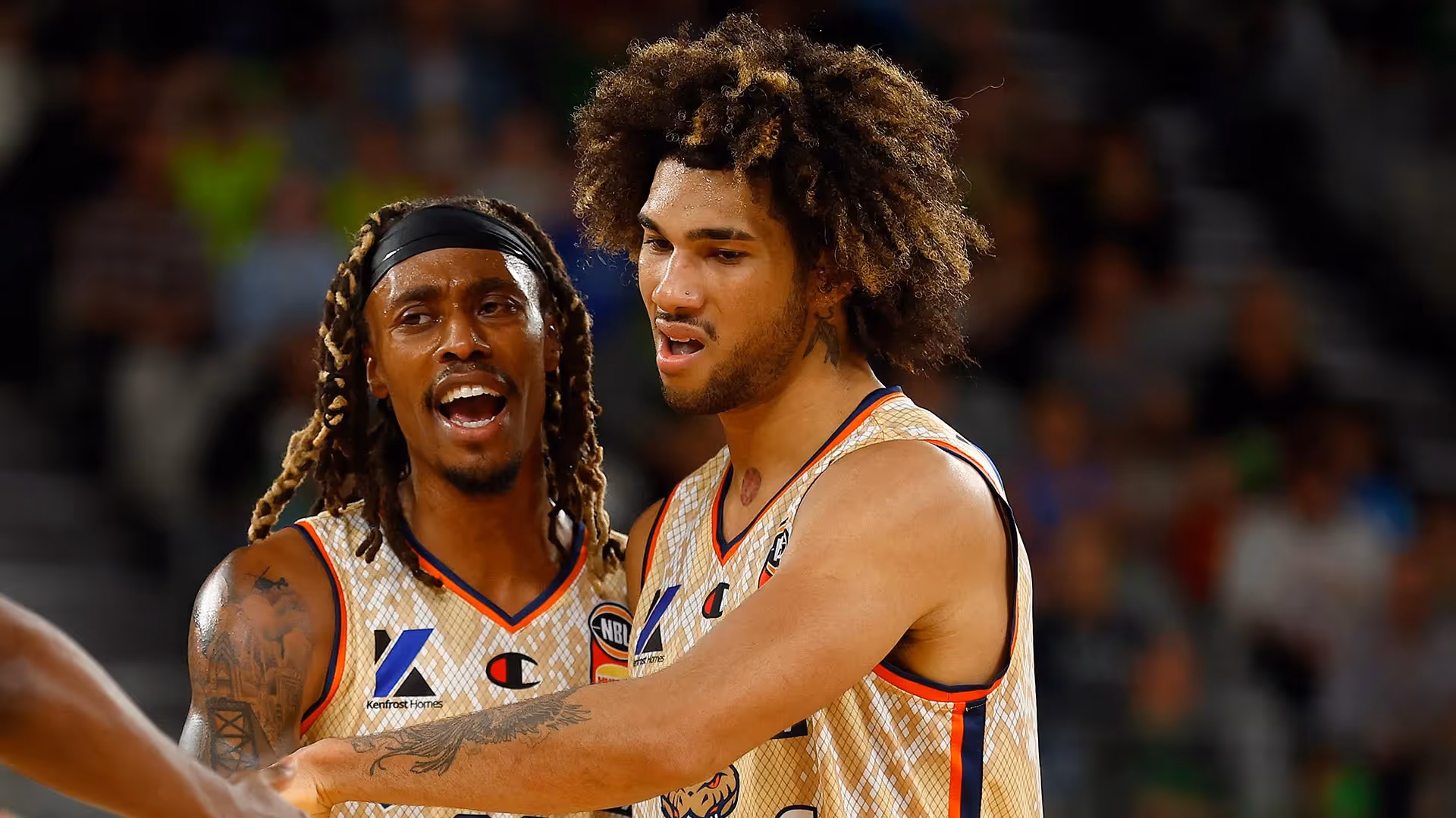 Taipans Soar Over Phoenix Late