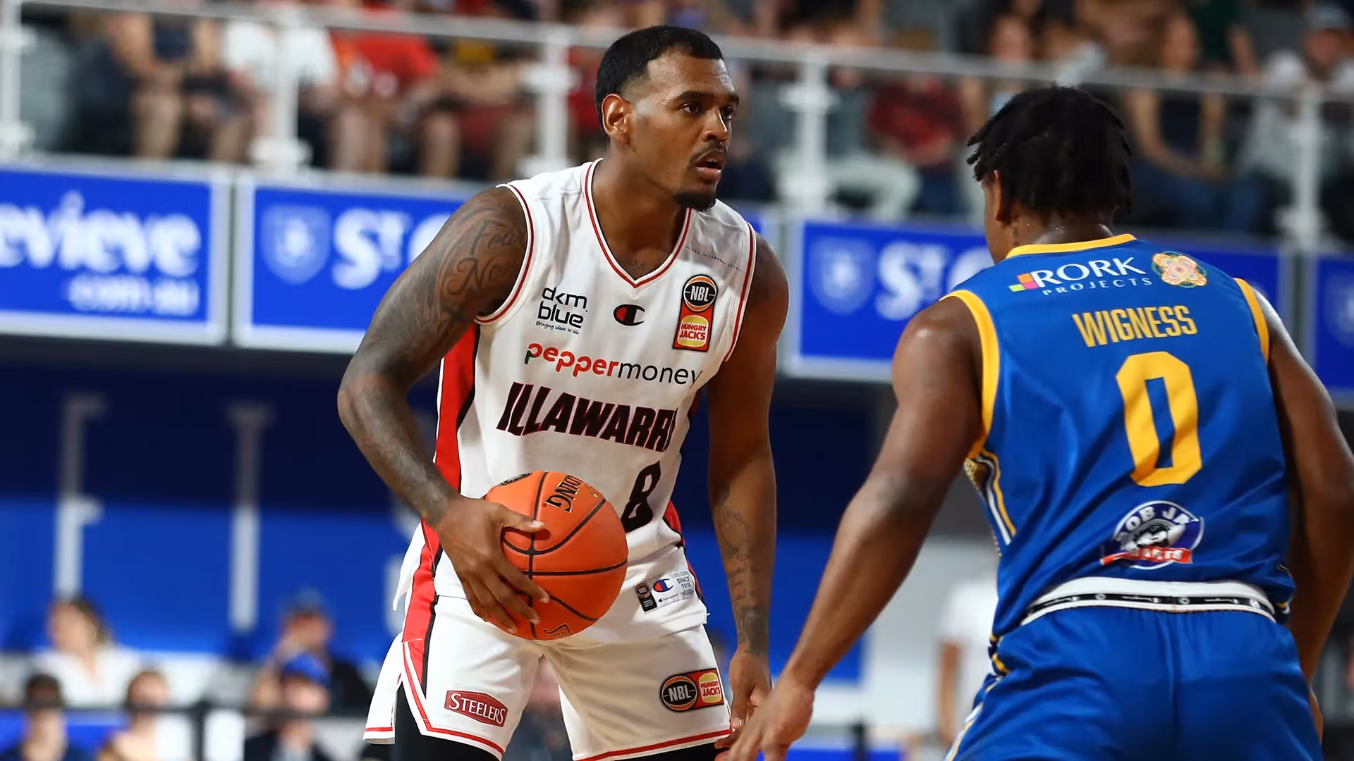Former Hawk Joins United