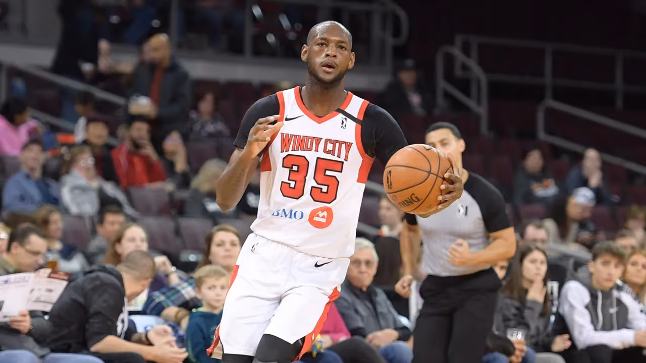 JackJumpers Sign Milton Doyle