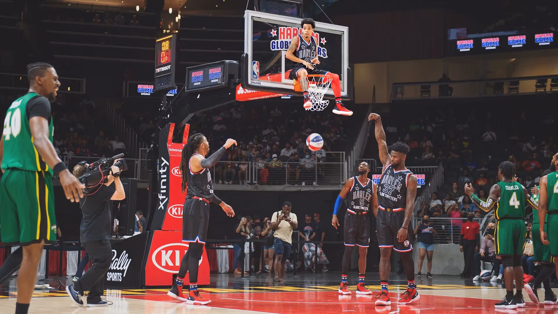 WIN: An unforgettable Harlem Globetrotters family experience