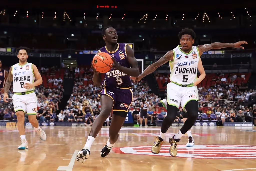 Hawks Sign Wani Swaka Lo Buluk