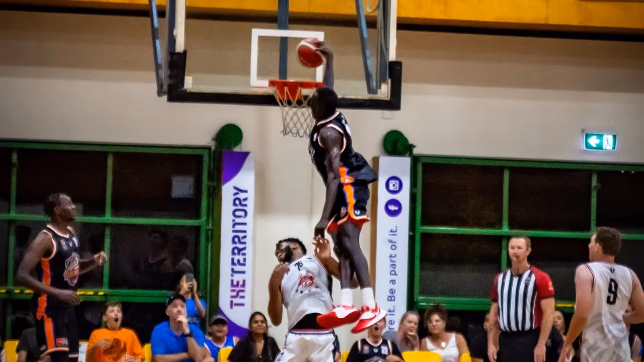 Melbourne Sign Makuach Maluach