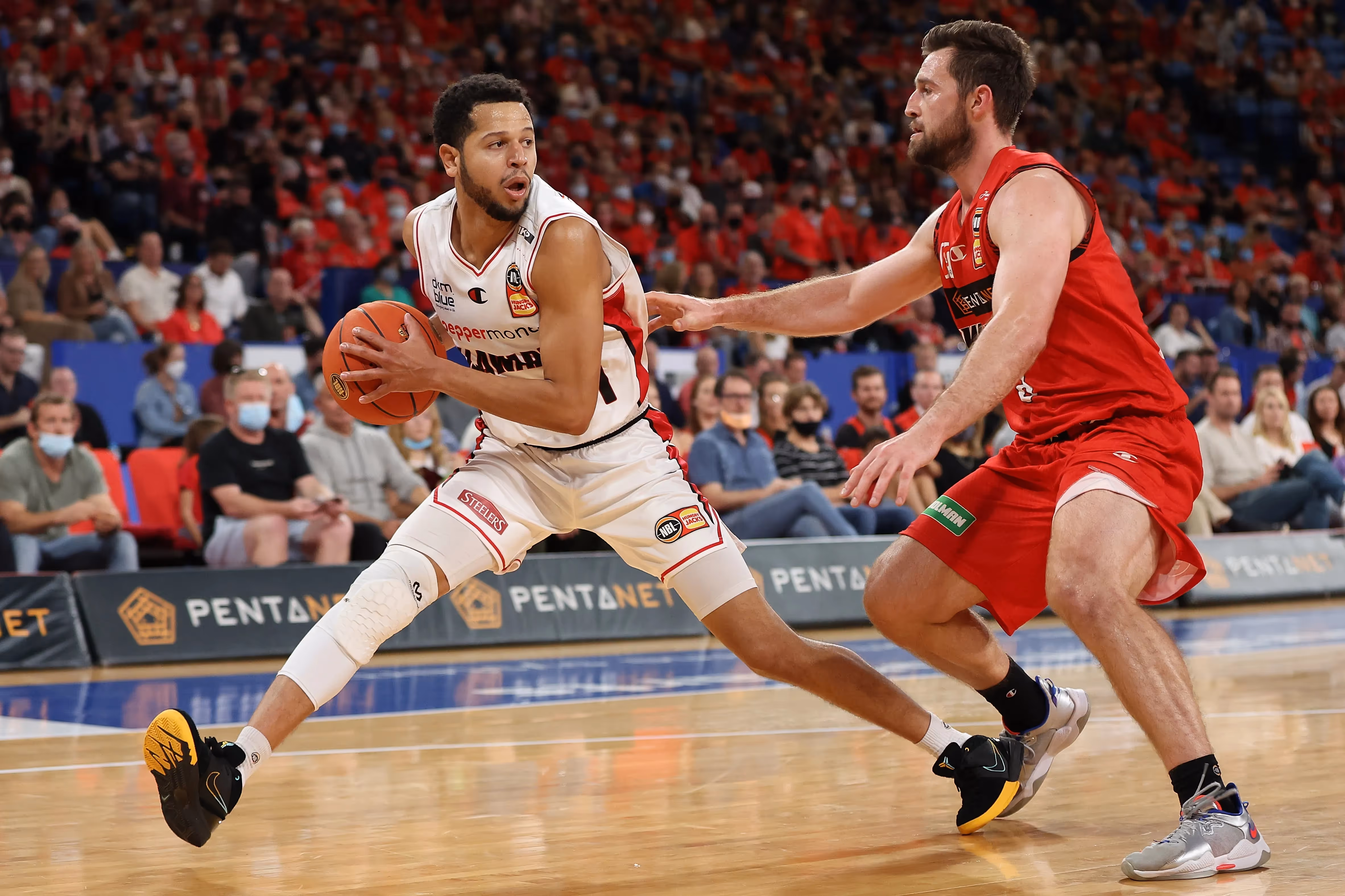 Hawks Win in Perth to Set Up Dramatic Weekend