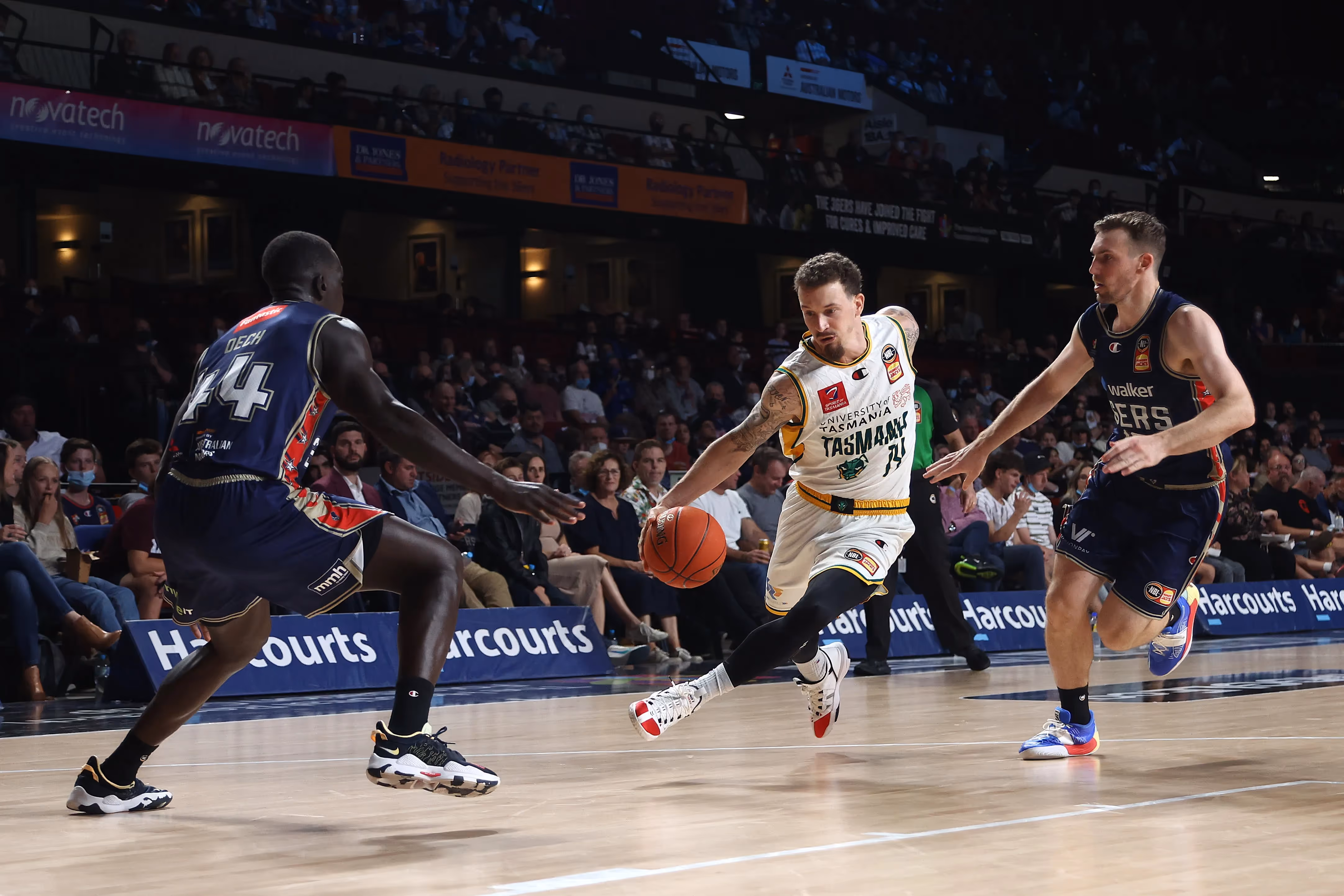 JackJumpers Dig Deep to Stay Alive with Win in Adelaide