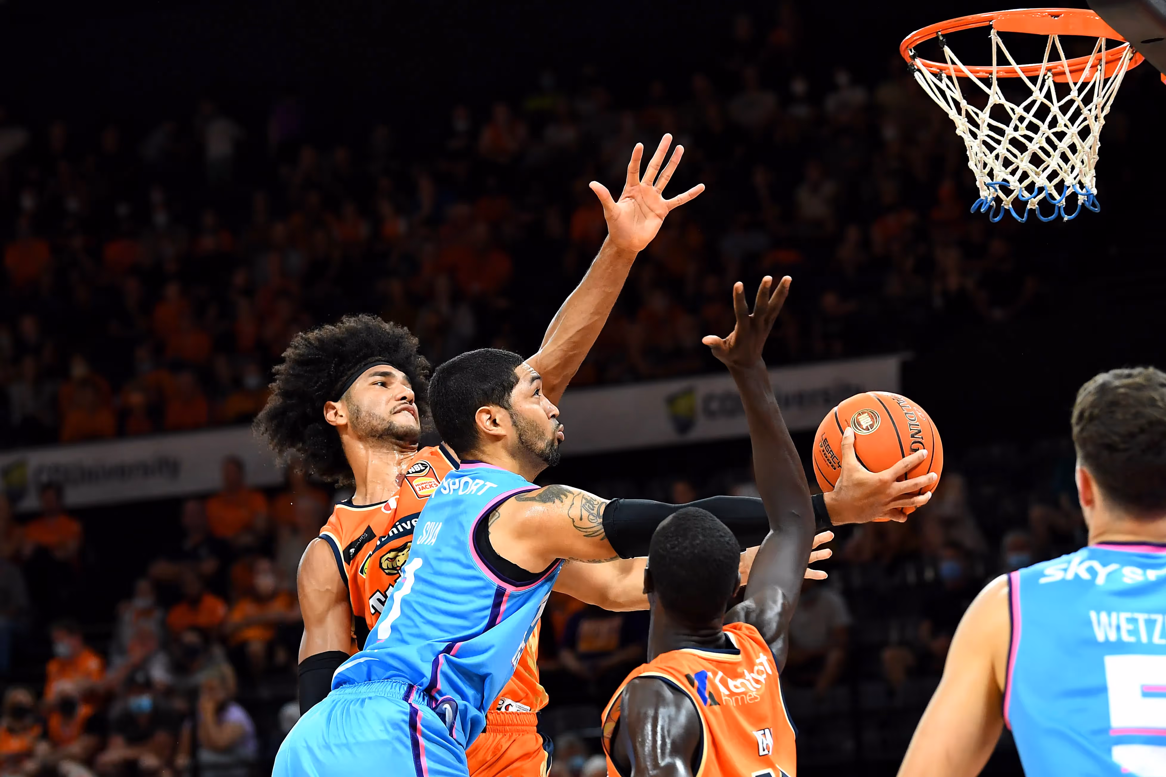 Breakers Hold Out Taipans in Cairns Heartstopper