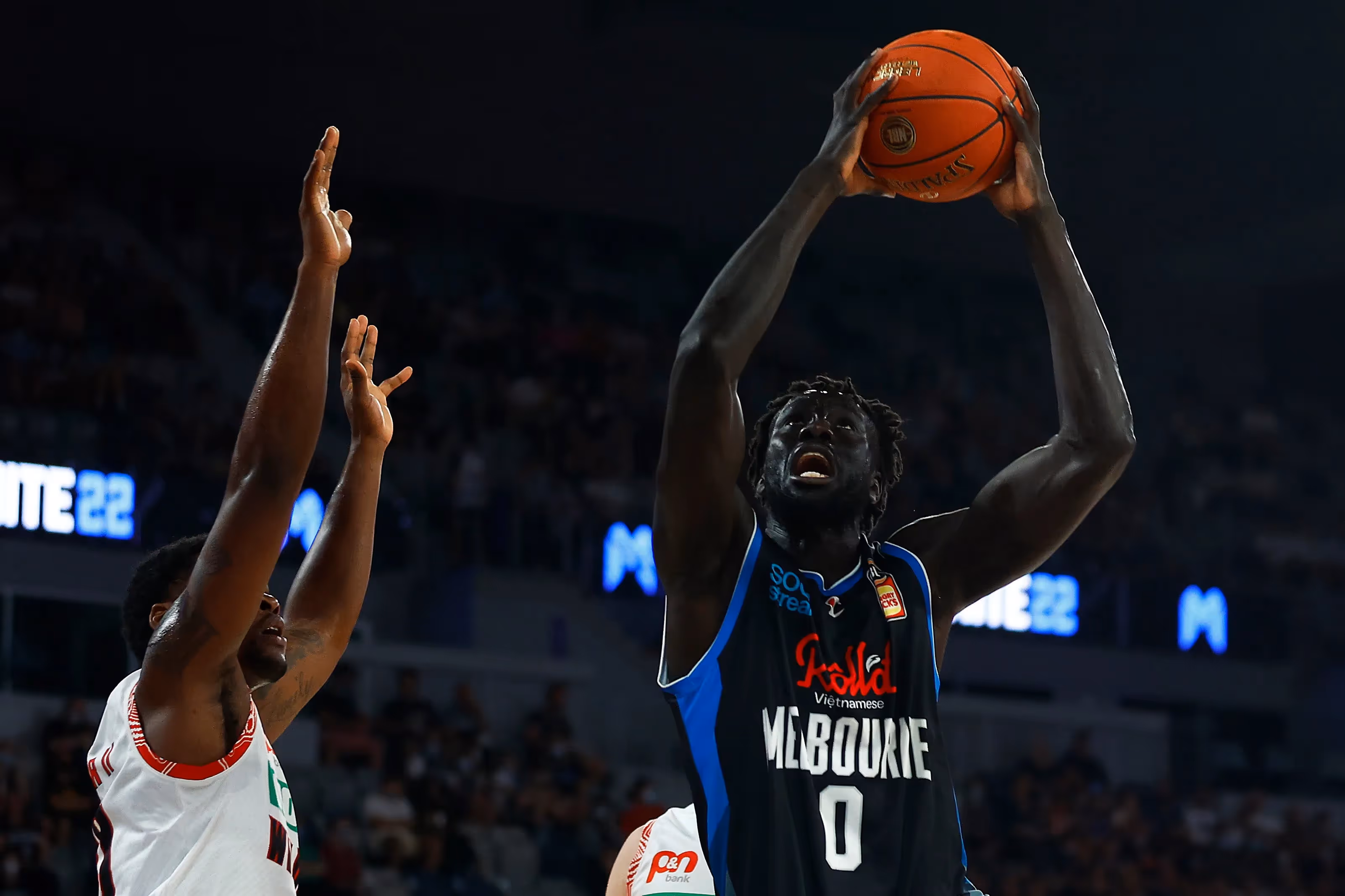 United Hold out Wildcats in Rollercoaster Battle