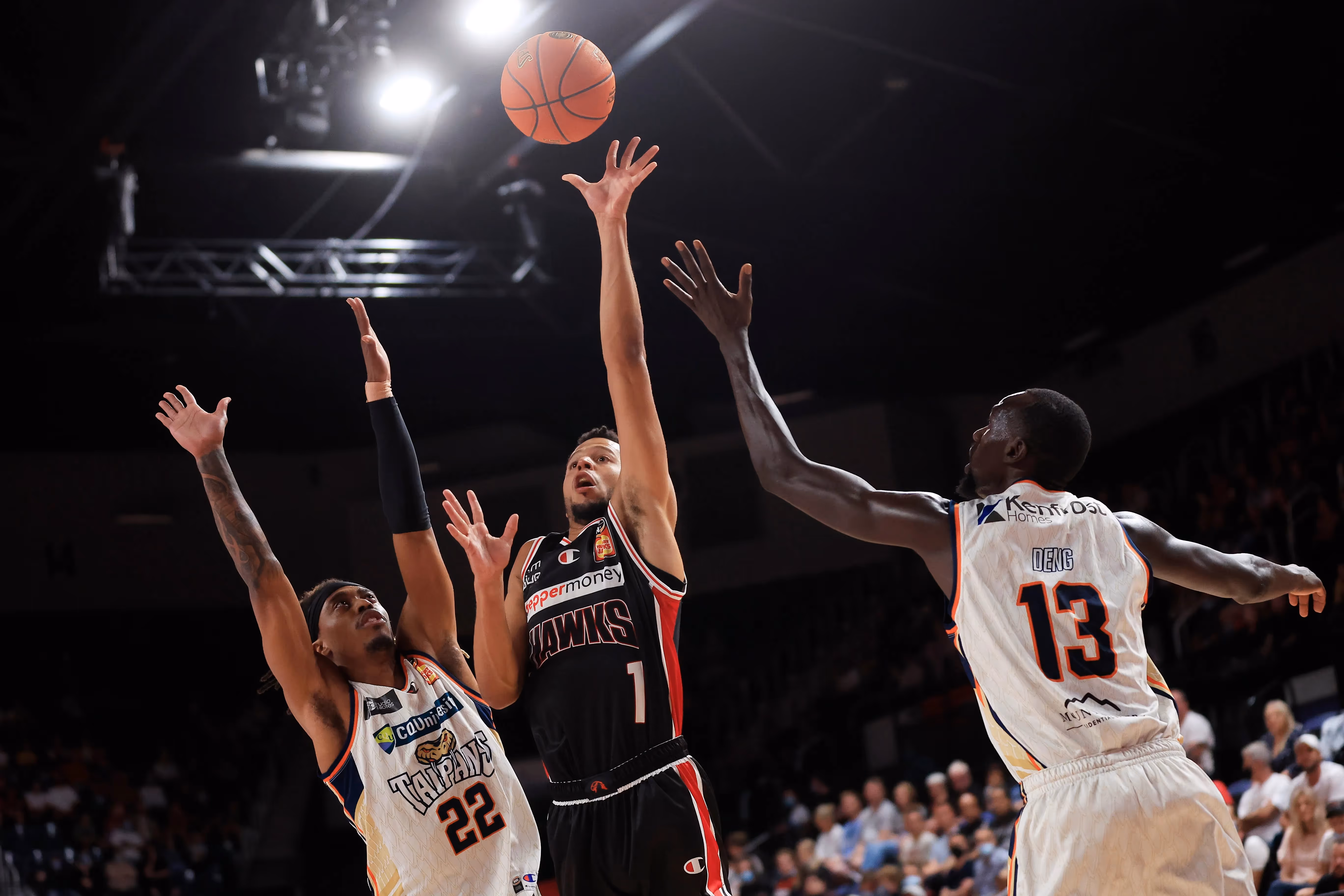 Hawks Hold Firm Over Machado-Led Snakes