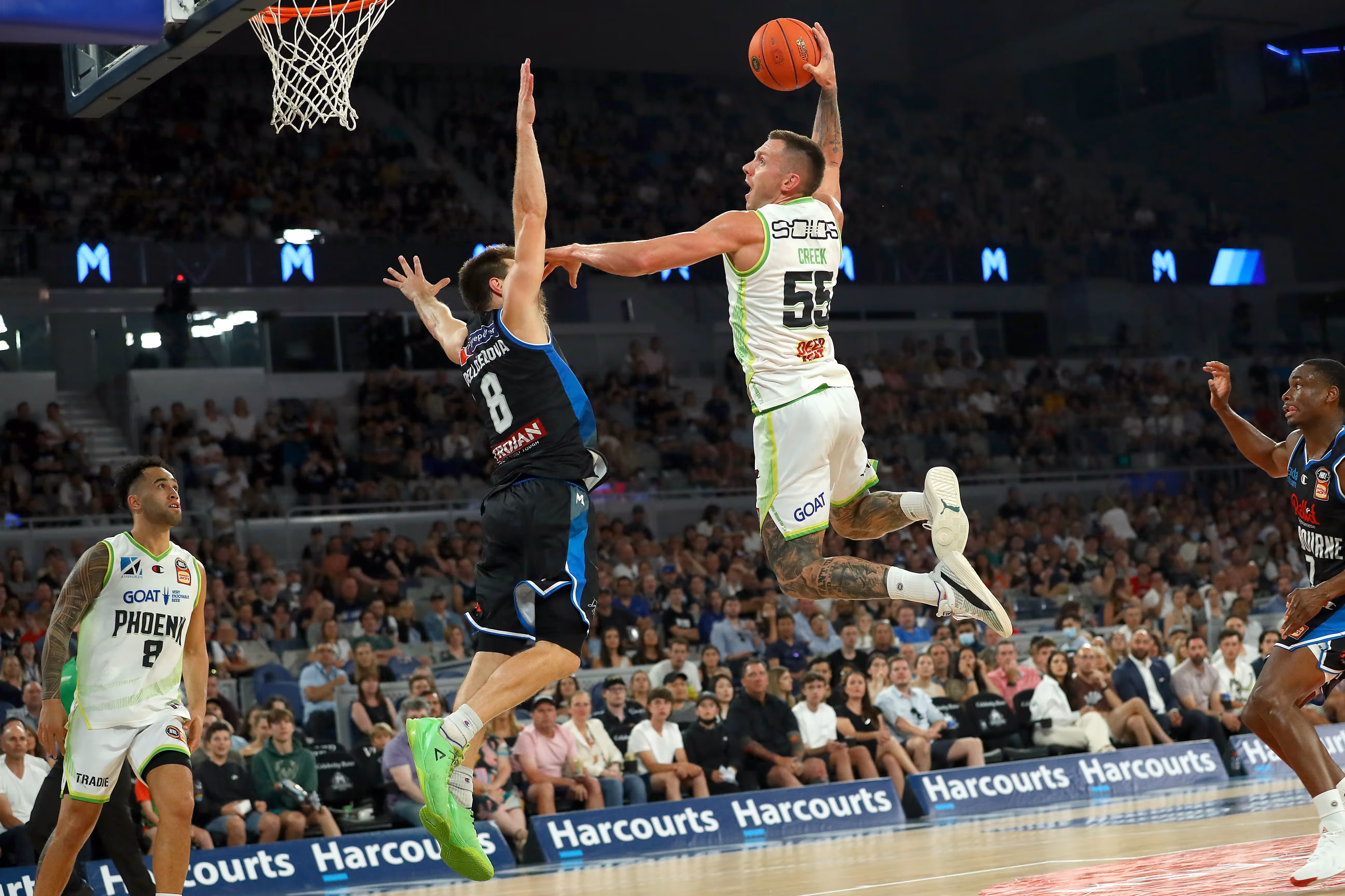 Zhou Qi Leads Phoenix to Dramatic Throwdown Victory