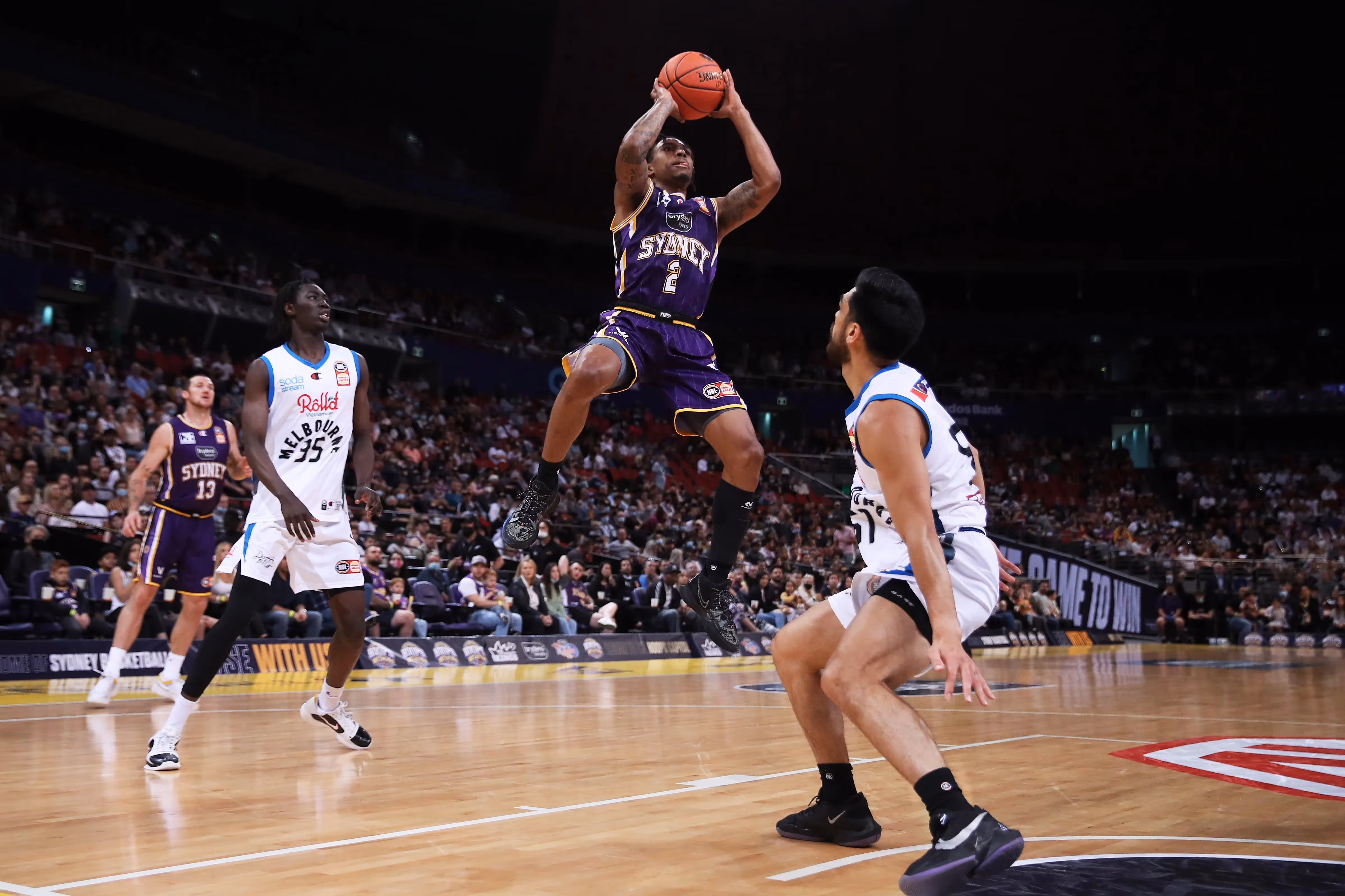 Kings Survive United Fightback to Claim Home Opener
