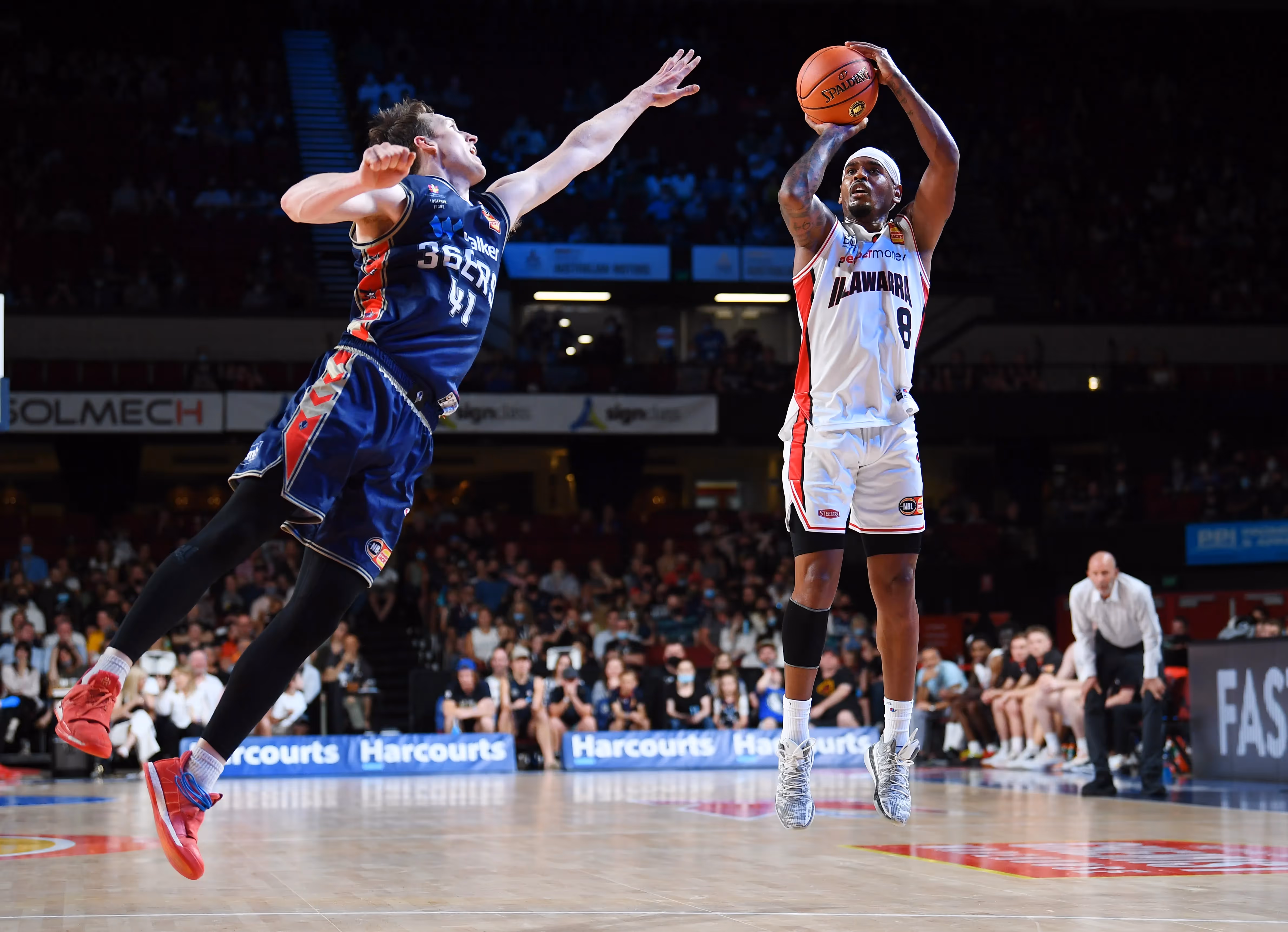 Hawks Blow 36ers Away to Open NBL22 in Style